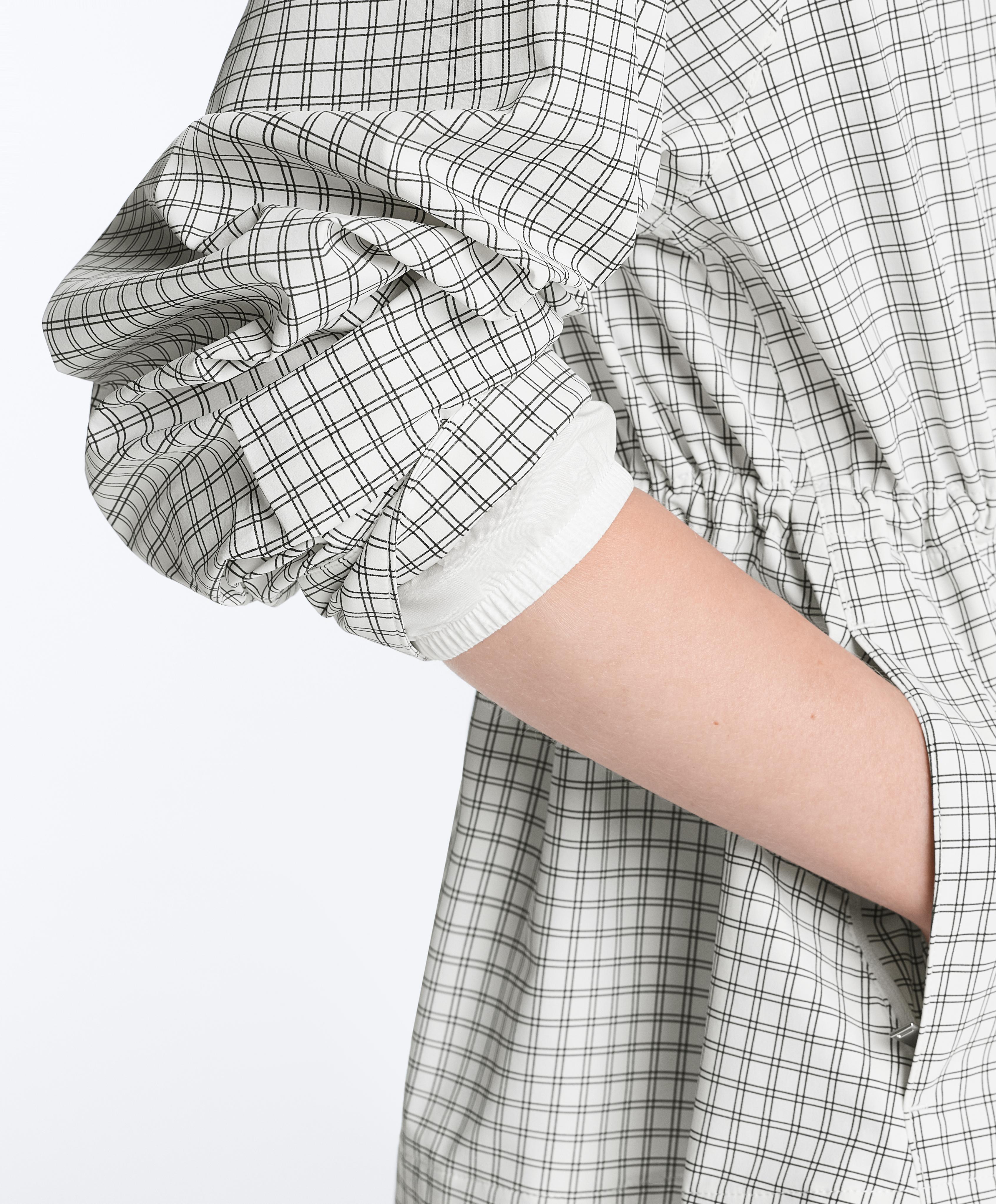 Extra lightweight 10k waterproof jacket — PALE ECRU