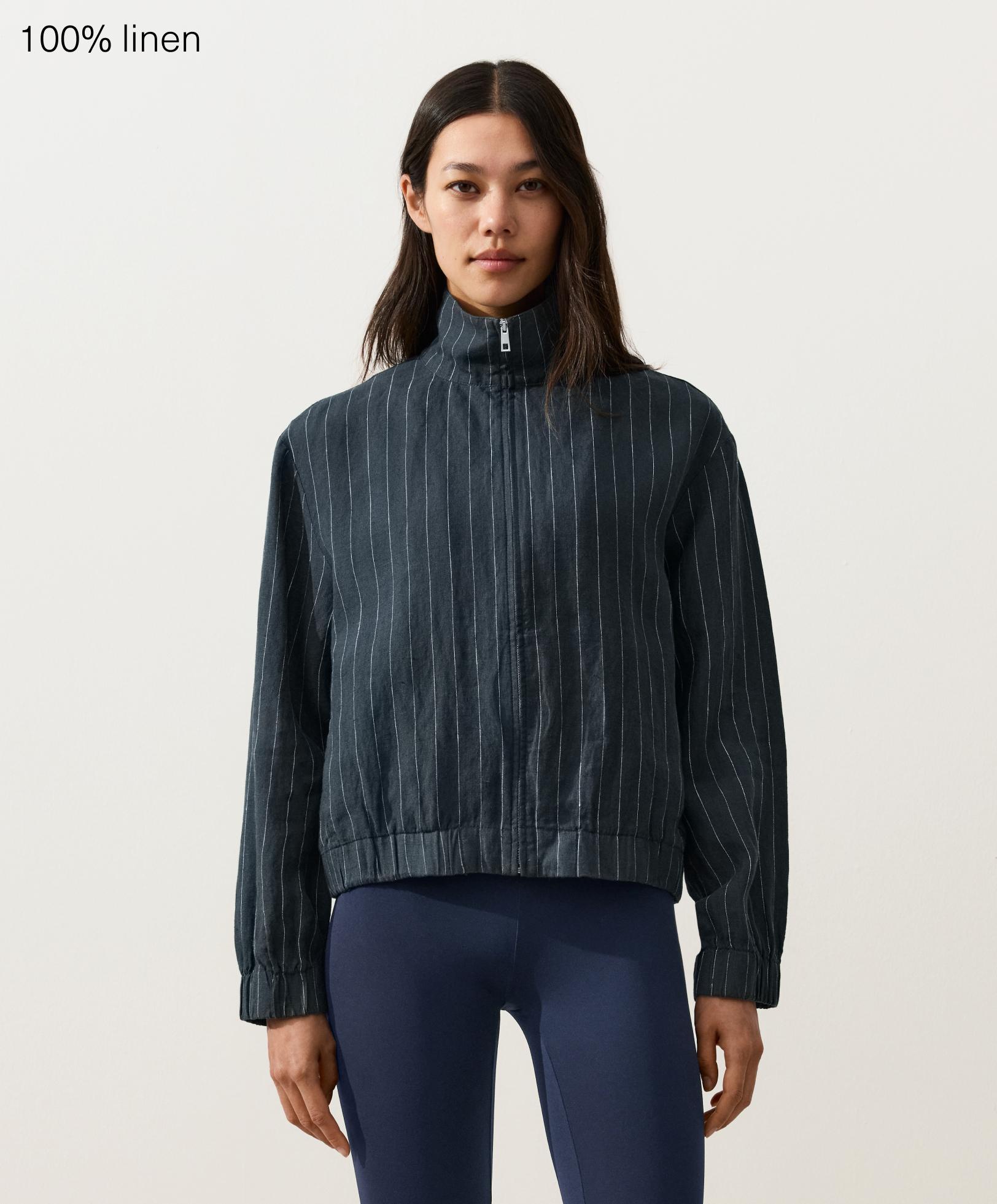 Jacke mit Stehkragen aus 100 % Leinen mit Nadelstreifen Jacke mit Stehkragen aus 100 % Leinen mit Nadelstreifen