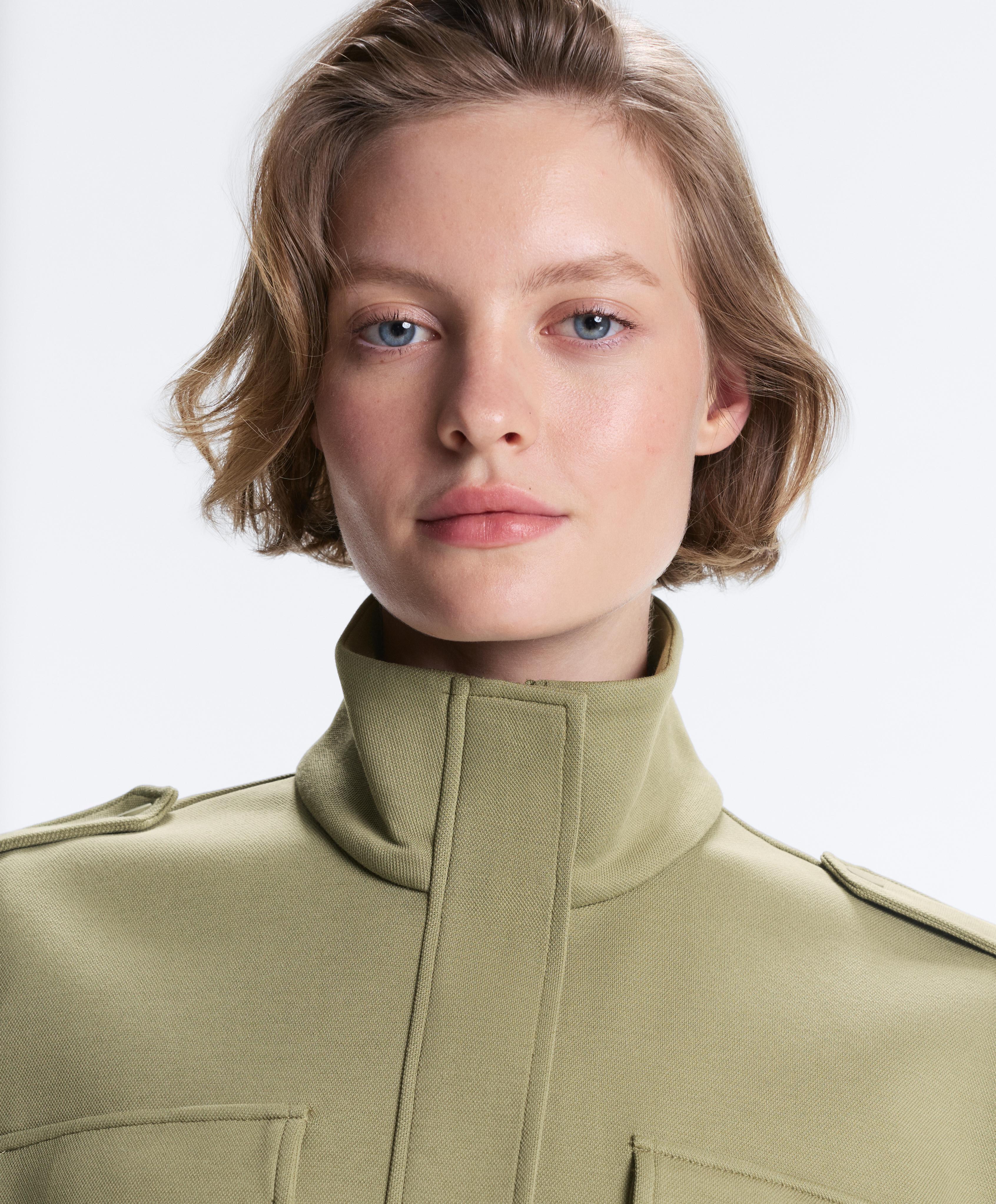 Gilet utility piqué avec coton et ceinture Gilet utility piqué avec coton et ceinture