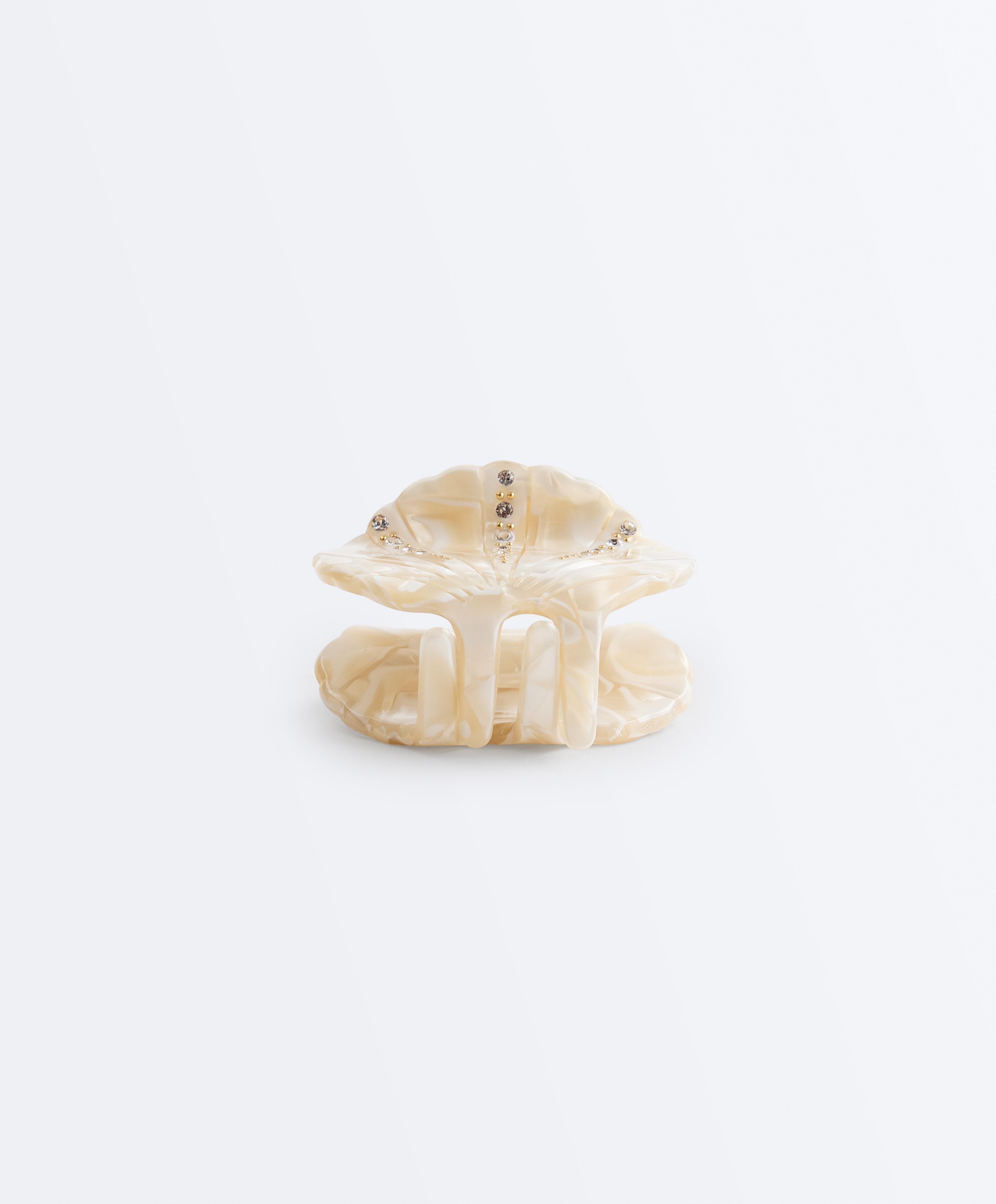Small shell hair clip
