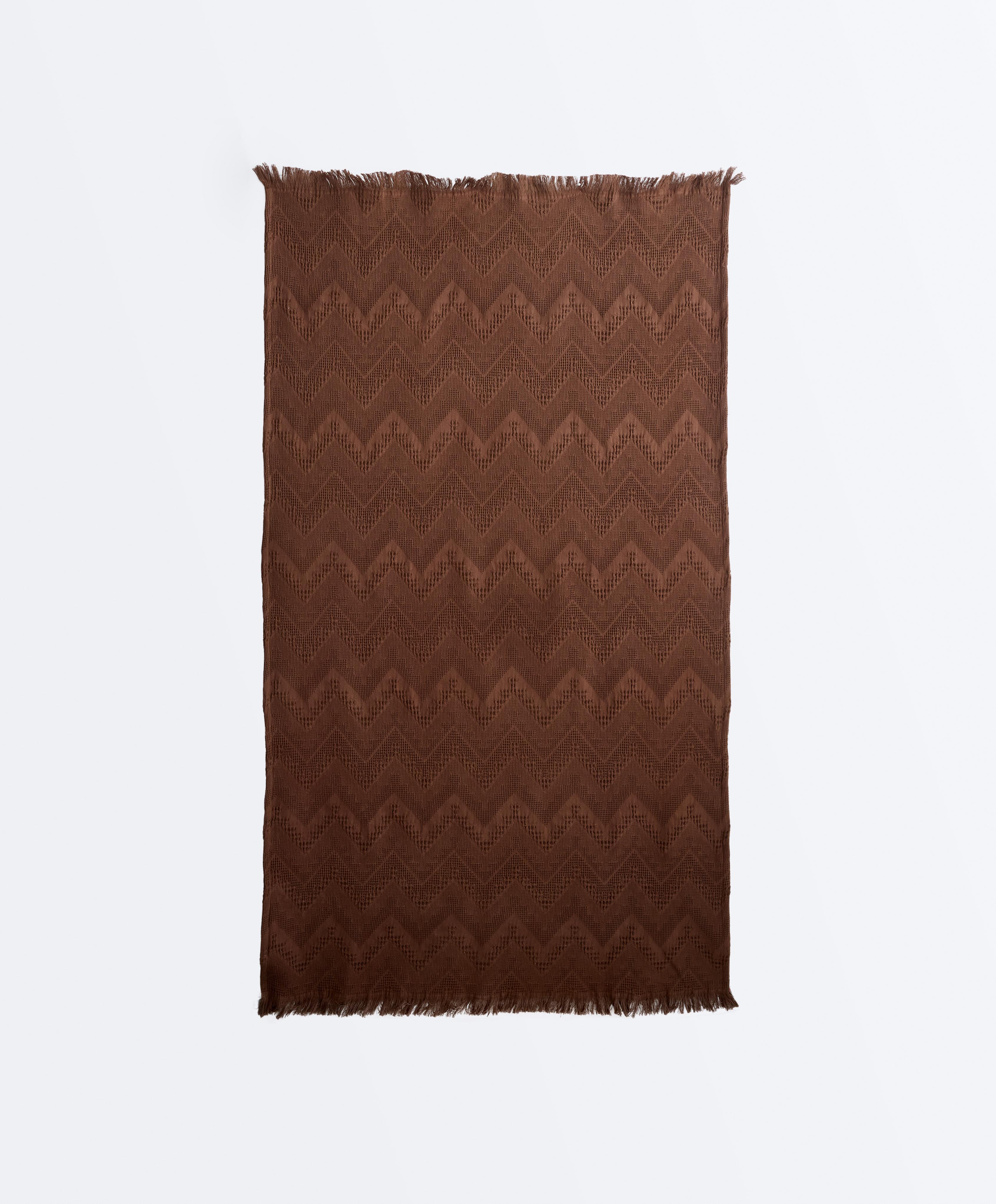 100% cotton chevron towel — Dark chocolate