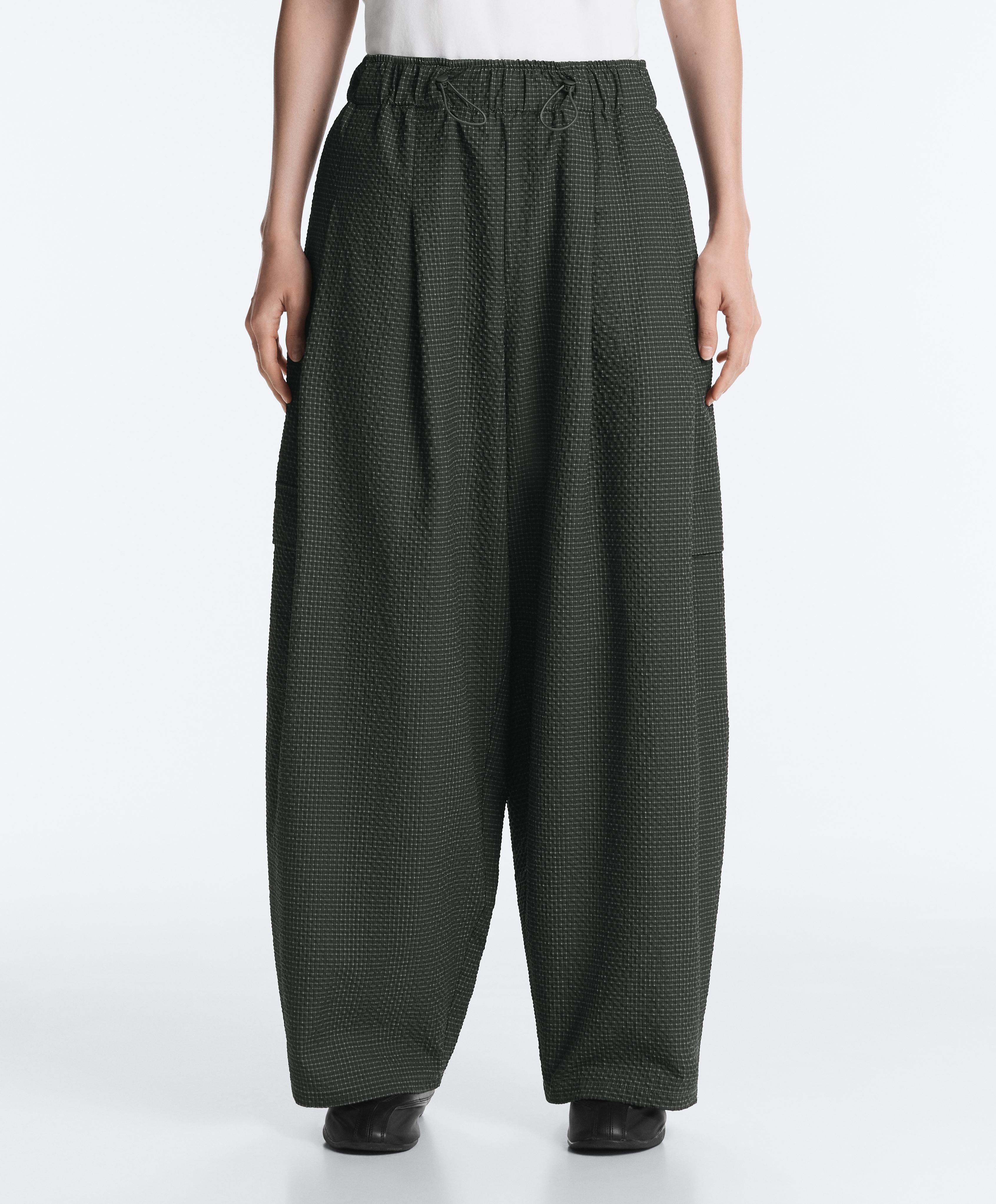 Water-repellent checked nylon long cargo trousers — BLACK