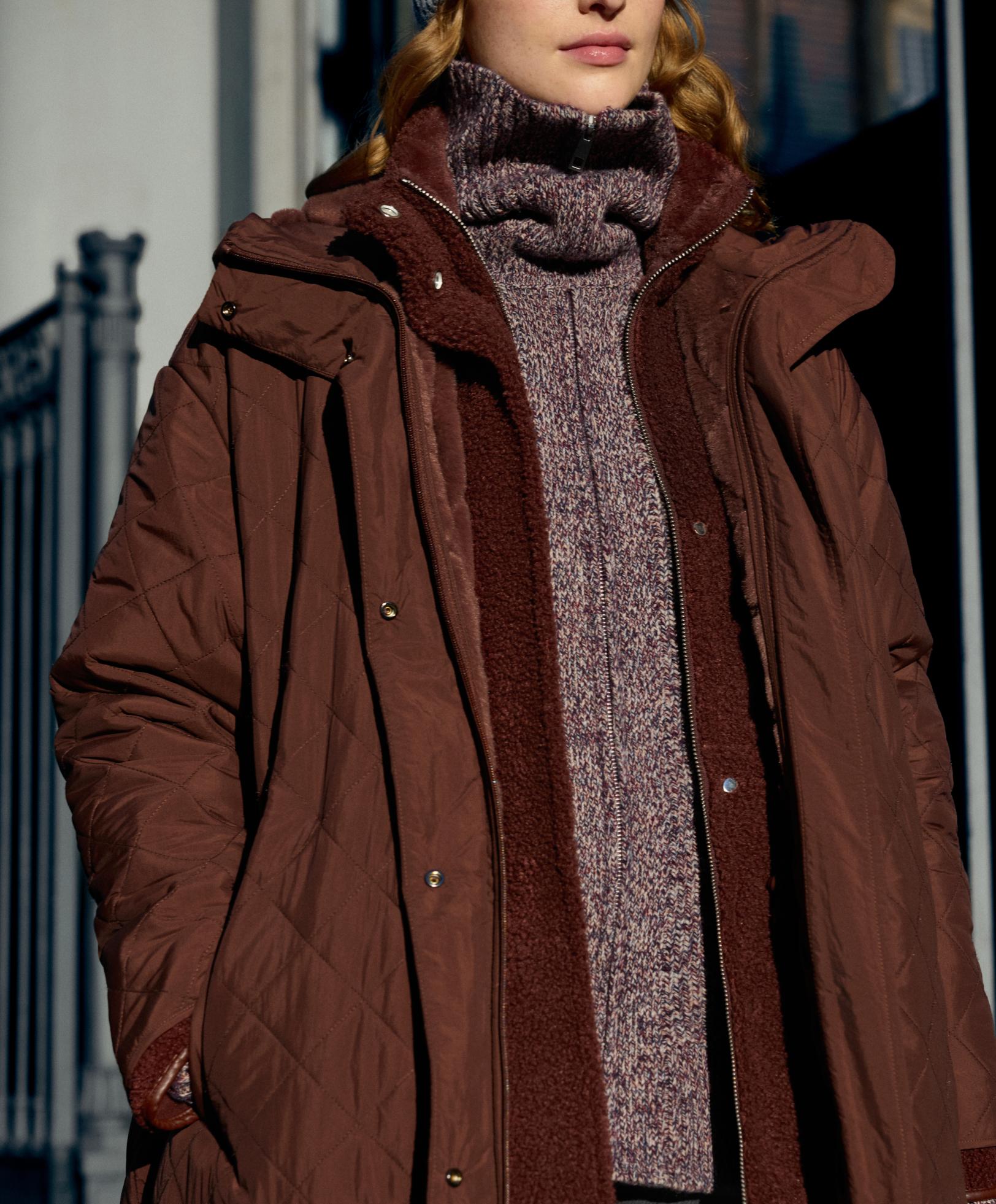 Štrikovaná bunda s vytočeným golierom