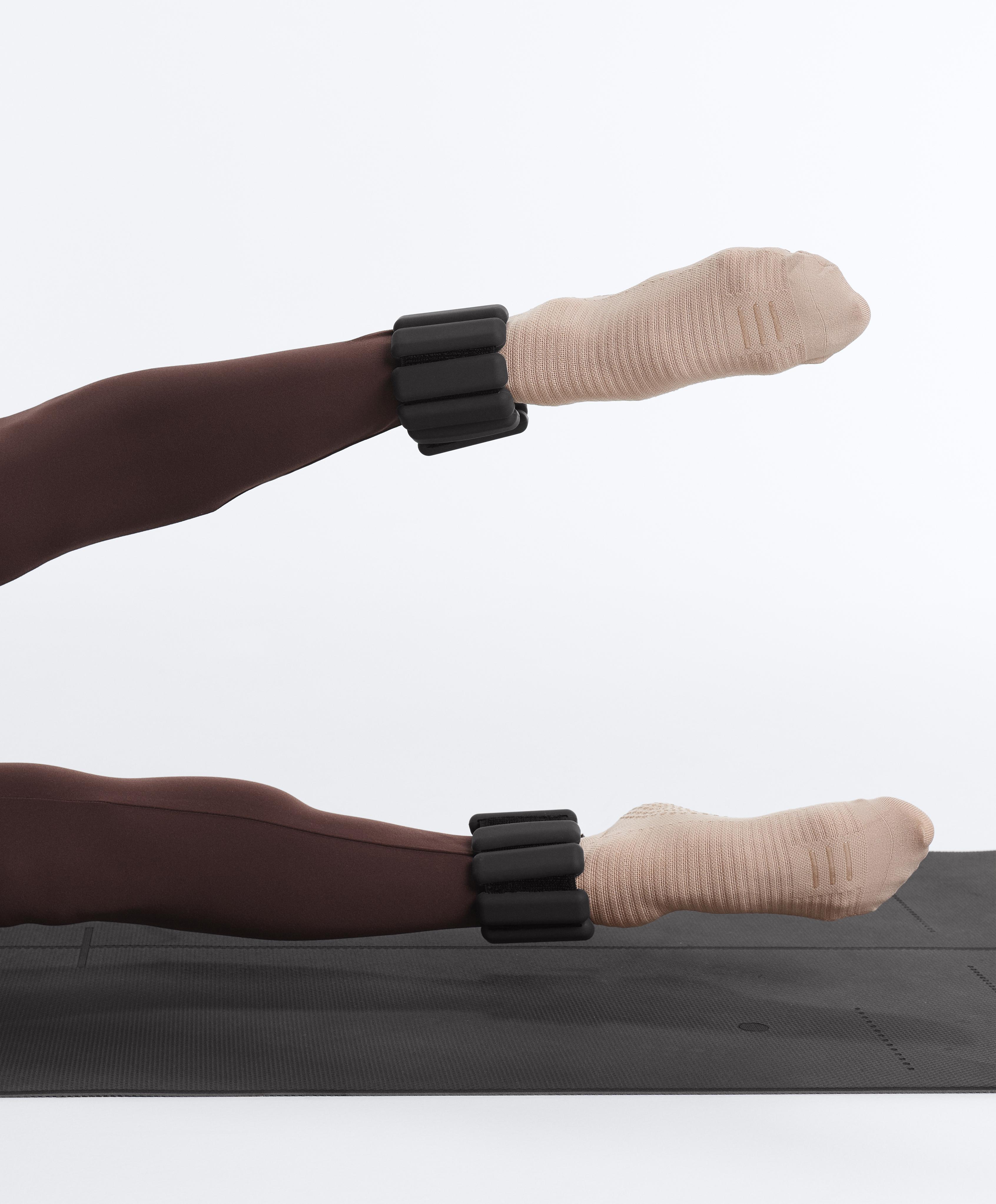 2 pairs of polyamide blend yoga and Pilates sneaker socks — MOCHA