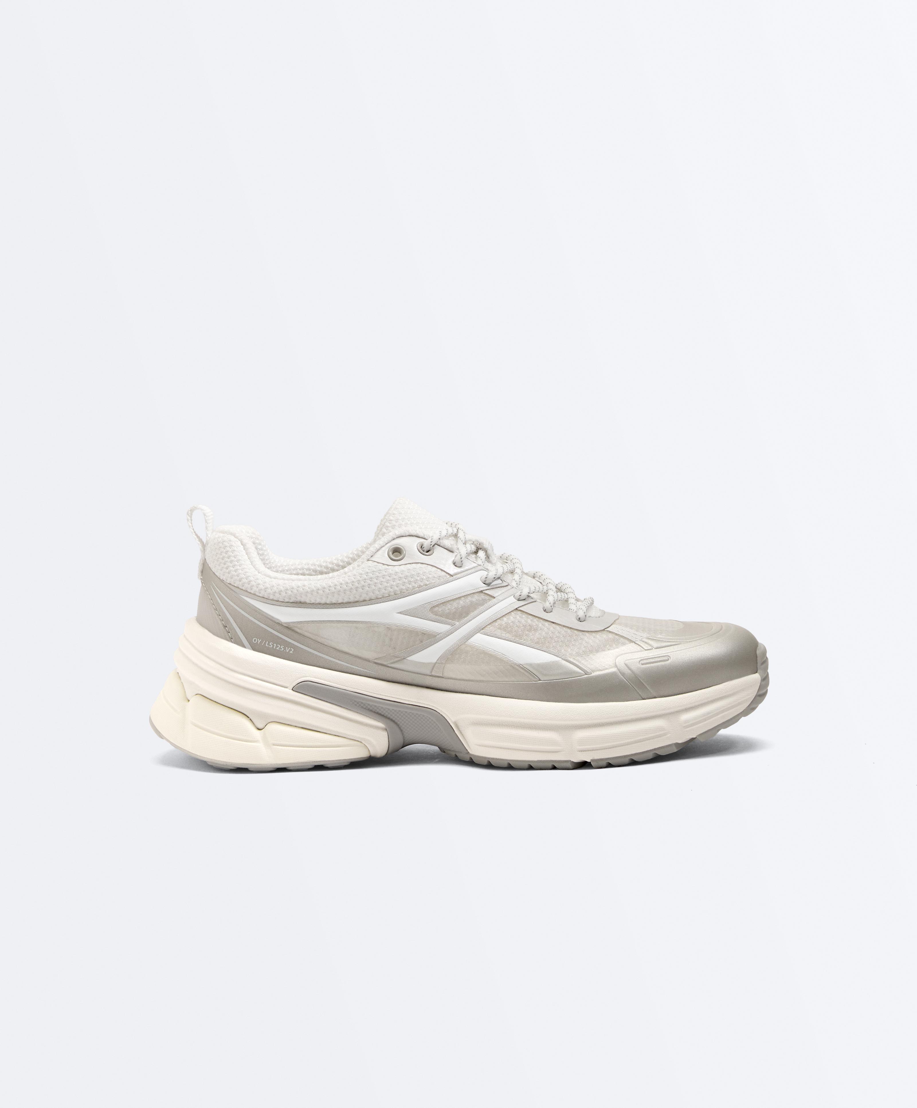 Running-style trainers — WHITE