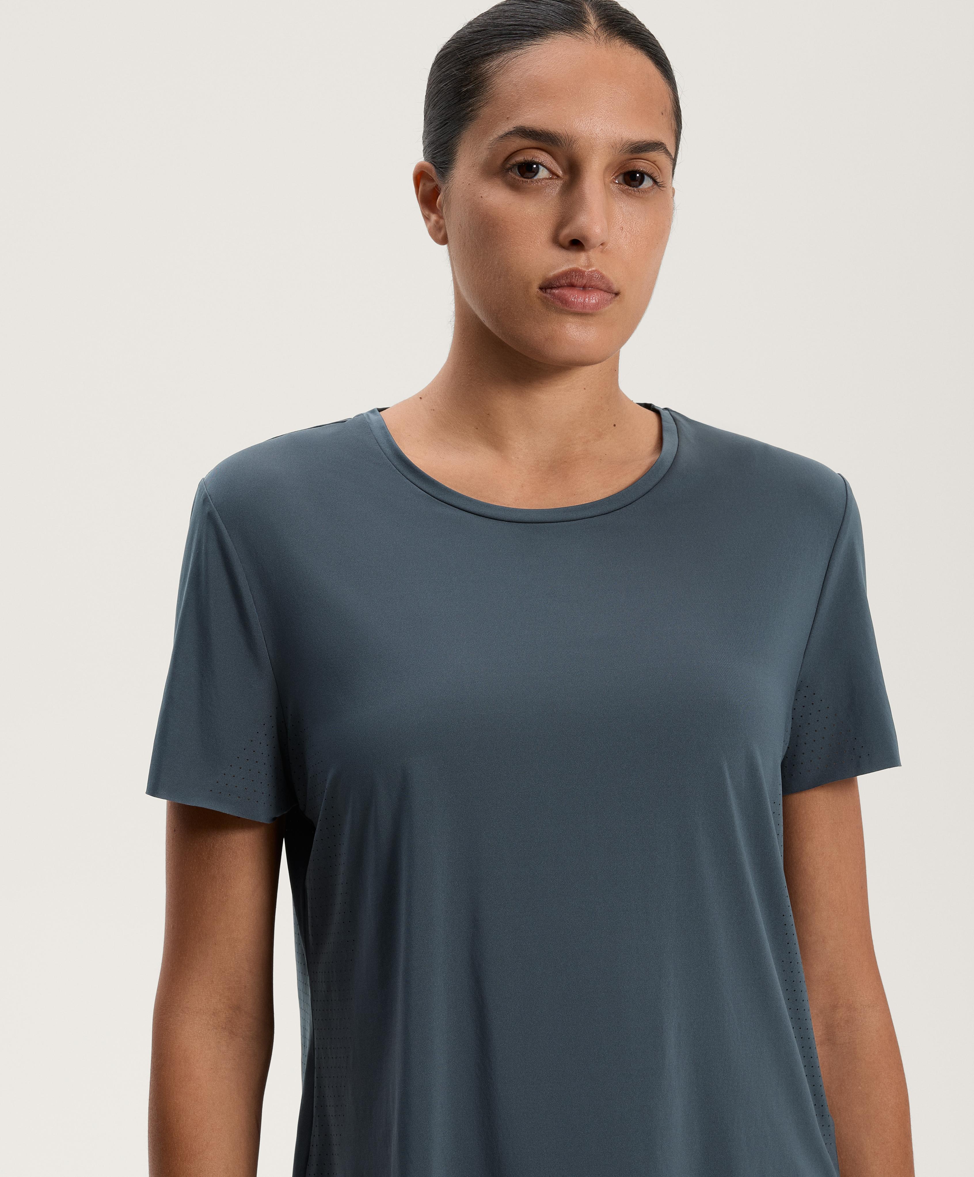 تيشيرت تقني بأكمام قصيرة وثقوب دقيقة - تخفيضات