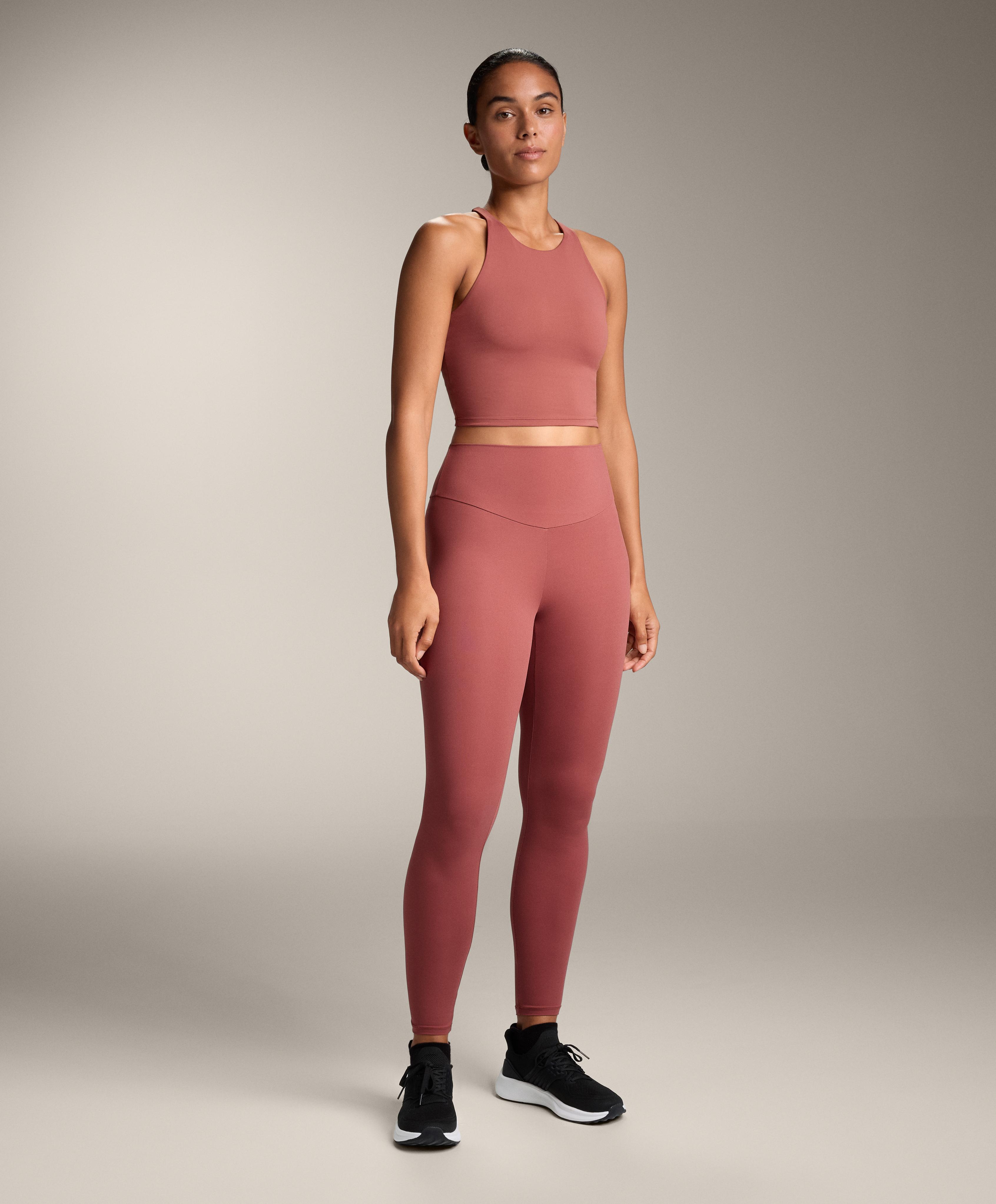 Total look Comfortlux high rise Comfortlux rosato con tank top