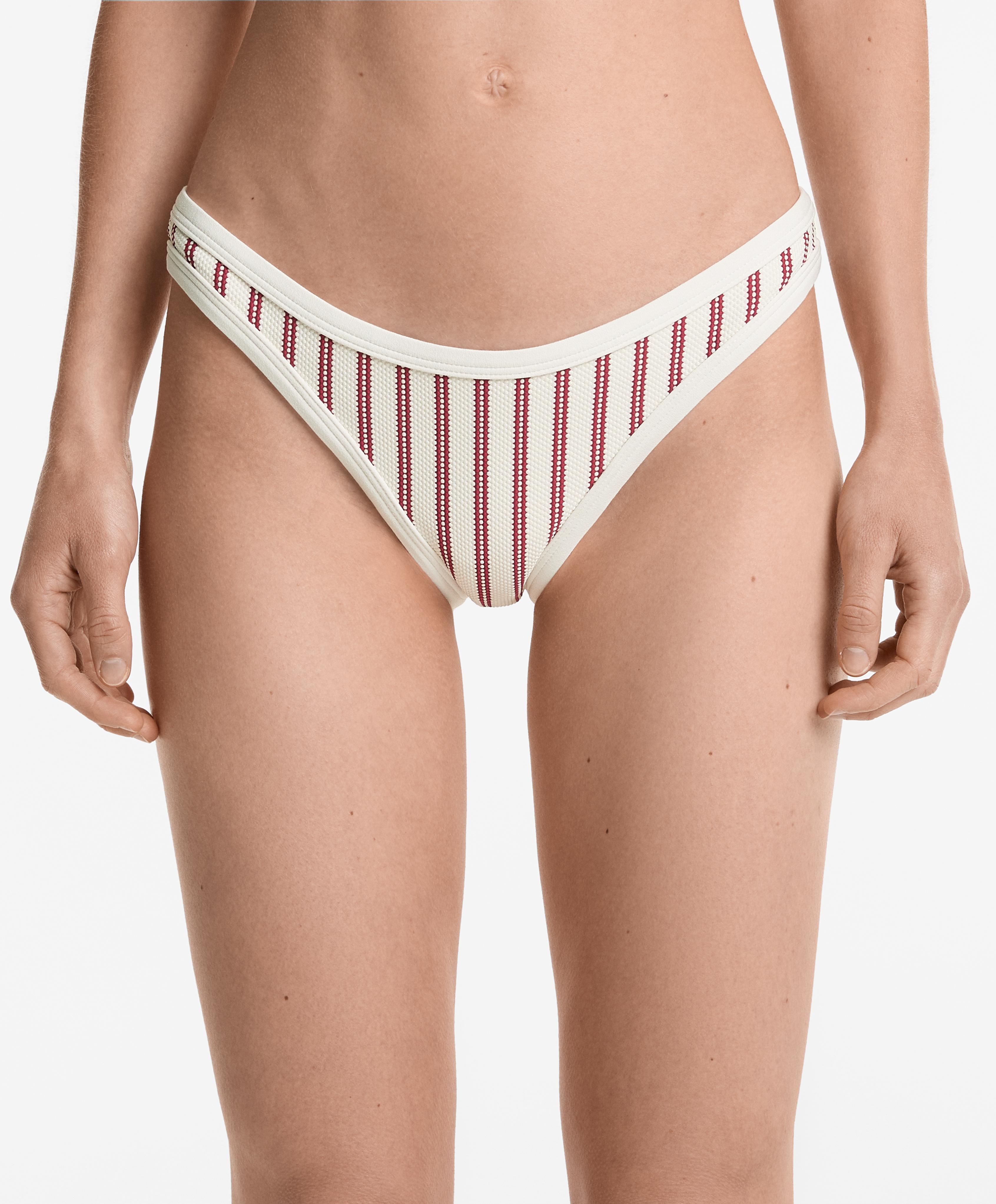 Textured stripe U-cut medium-coverage bikini briefs