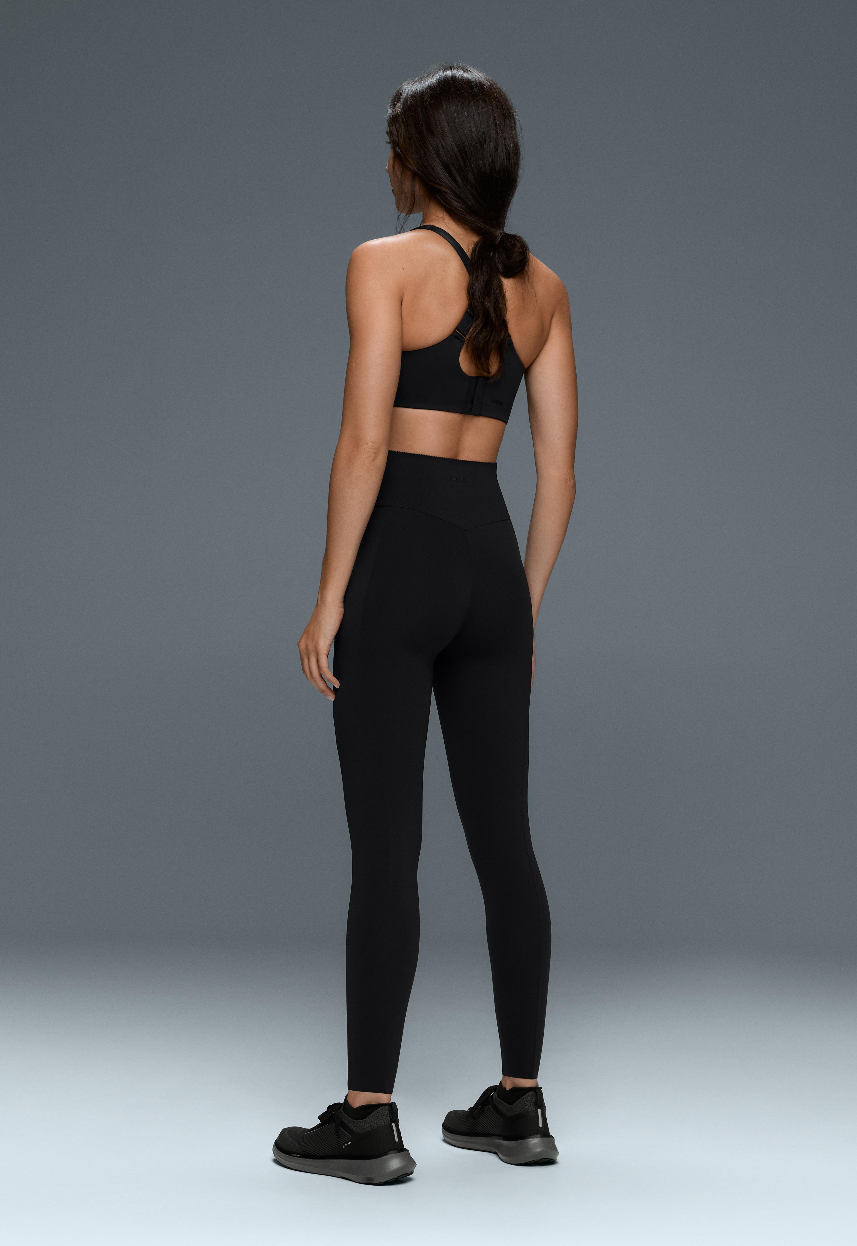 Total look compressive high rise pocket noir