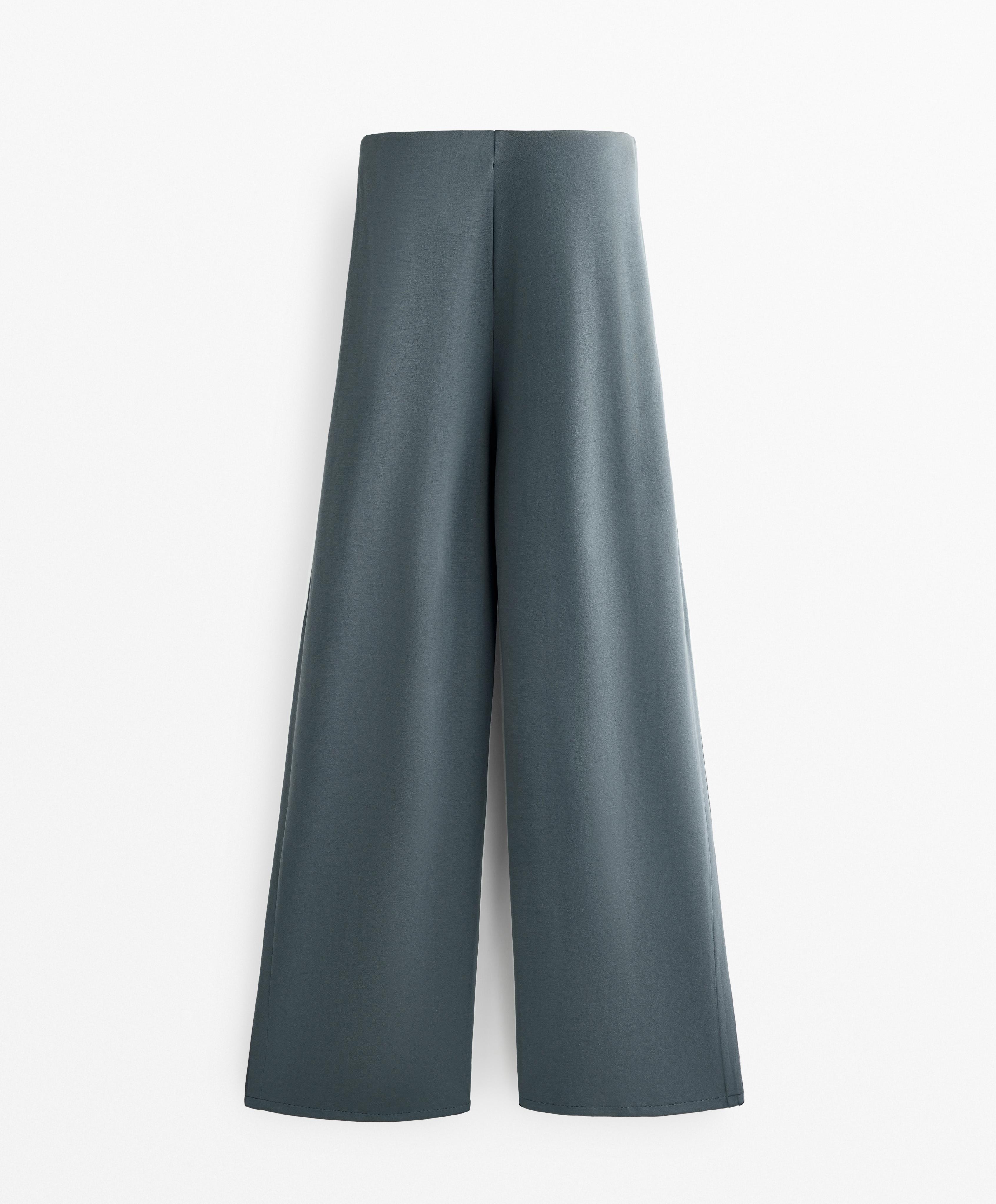 Wide-Leg-Hose mit seitlicher Zierfalte und Modal in Soft-Touch-Qualität.