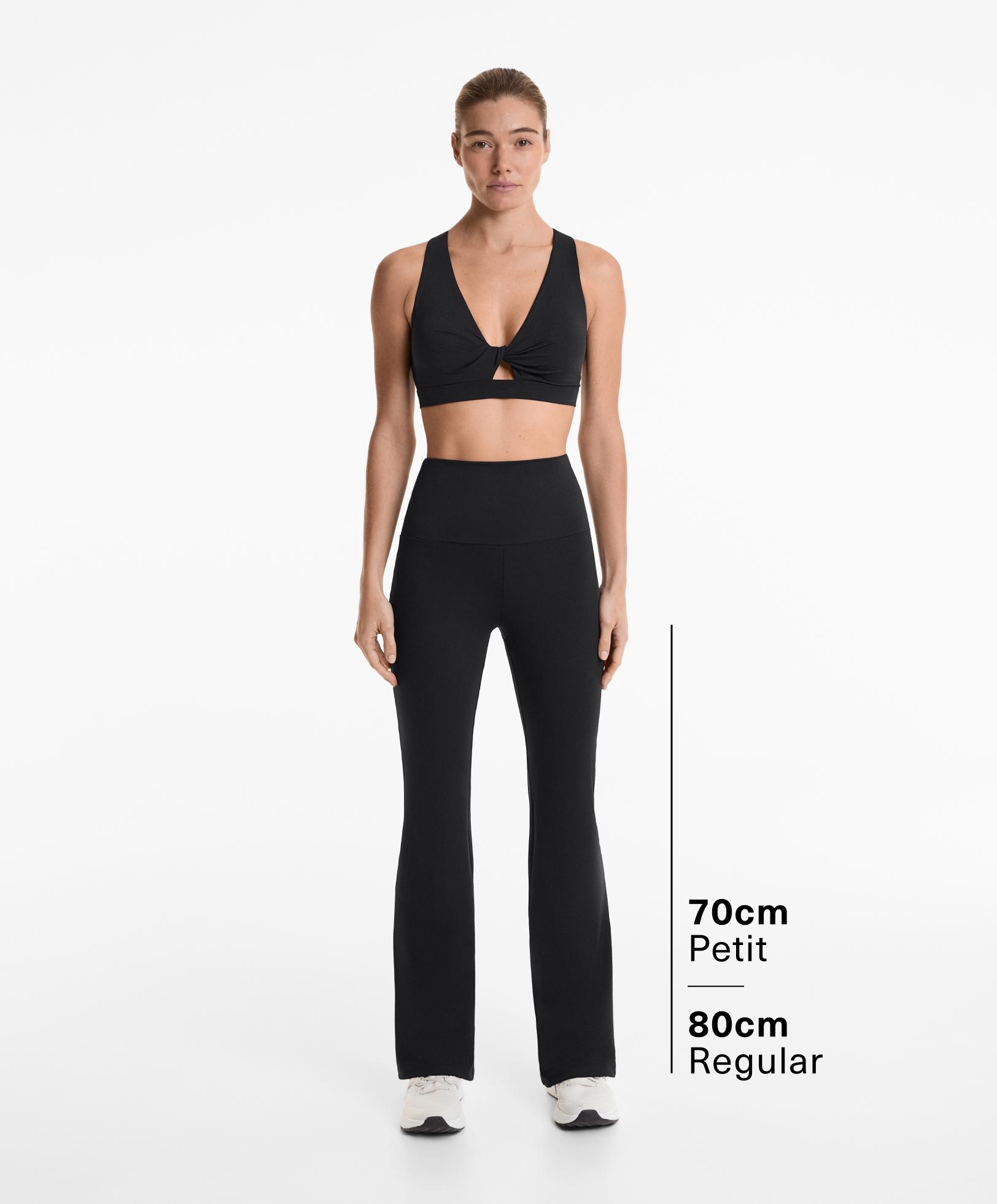 Medium support twist Comfortlux sports bra with cups Medium support twist Comfortlux sports bra with cups