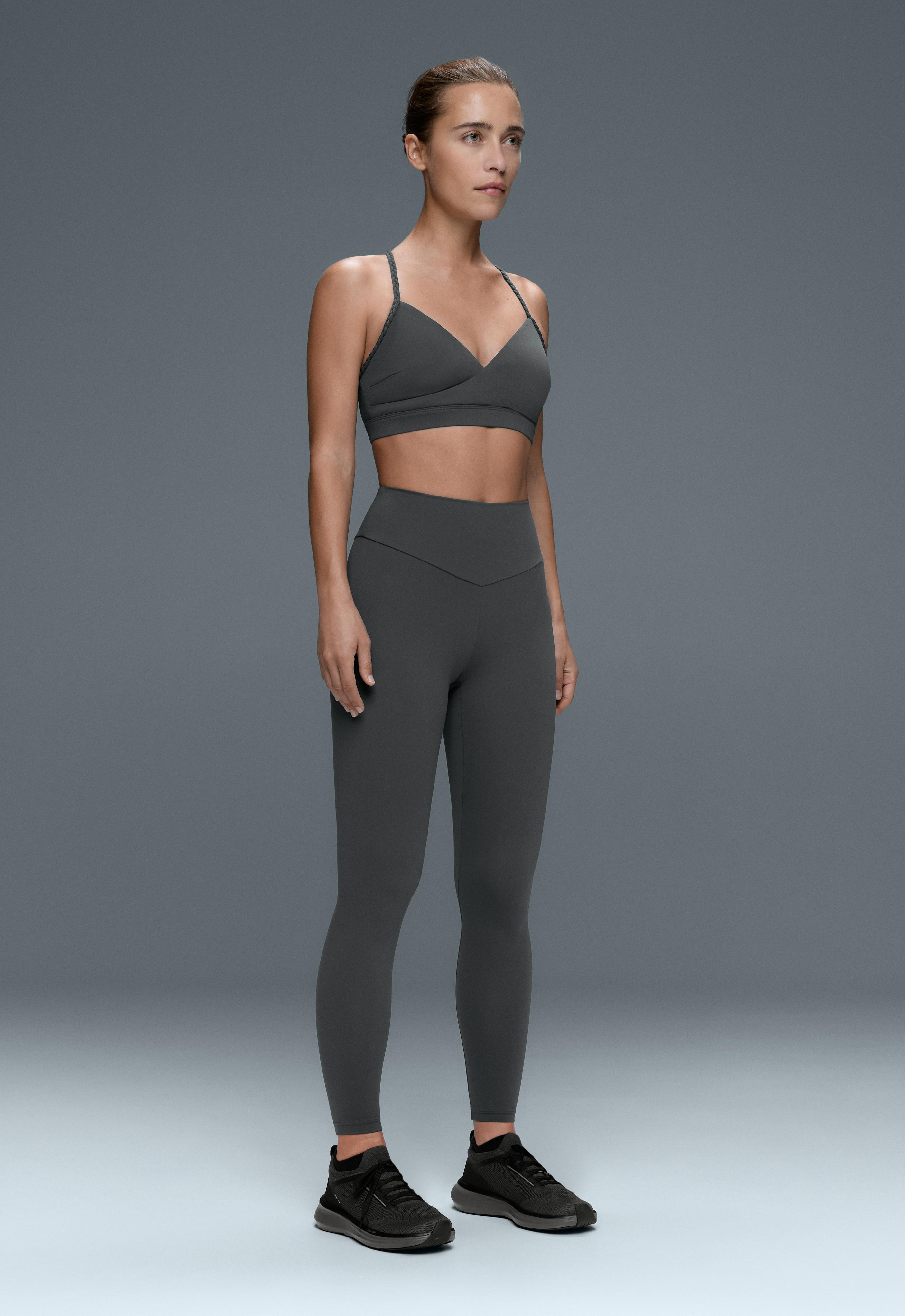 Medium-support braided Comfortlux sports bra — STEEL GREY