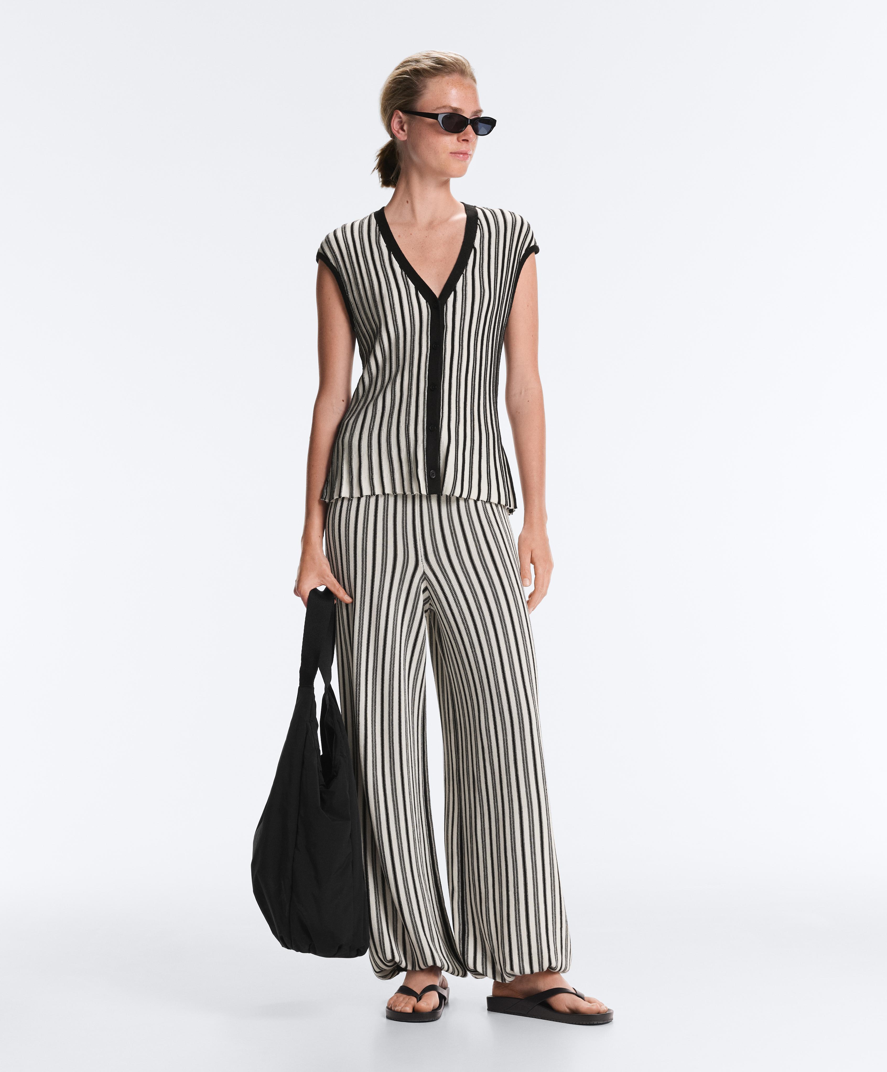Striped sleeveless V-neck knit jumper — BLACK