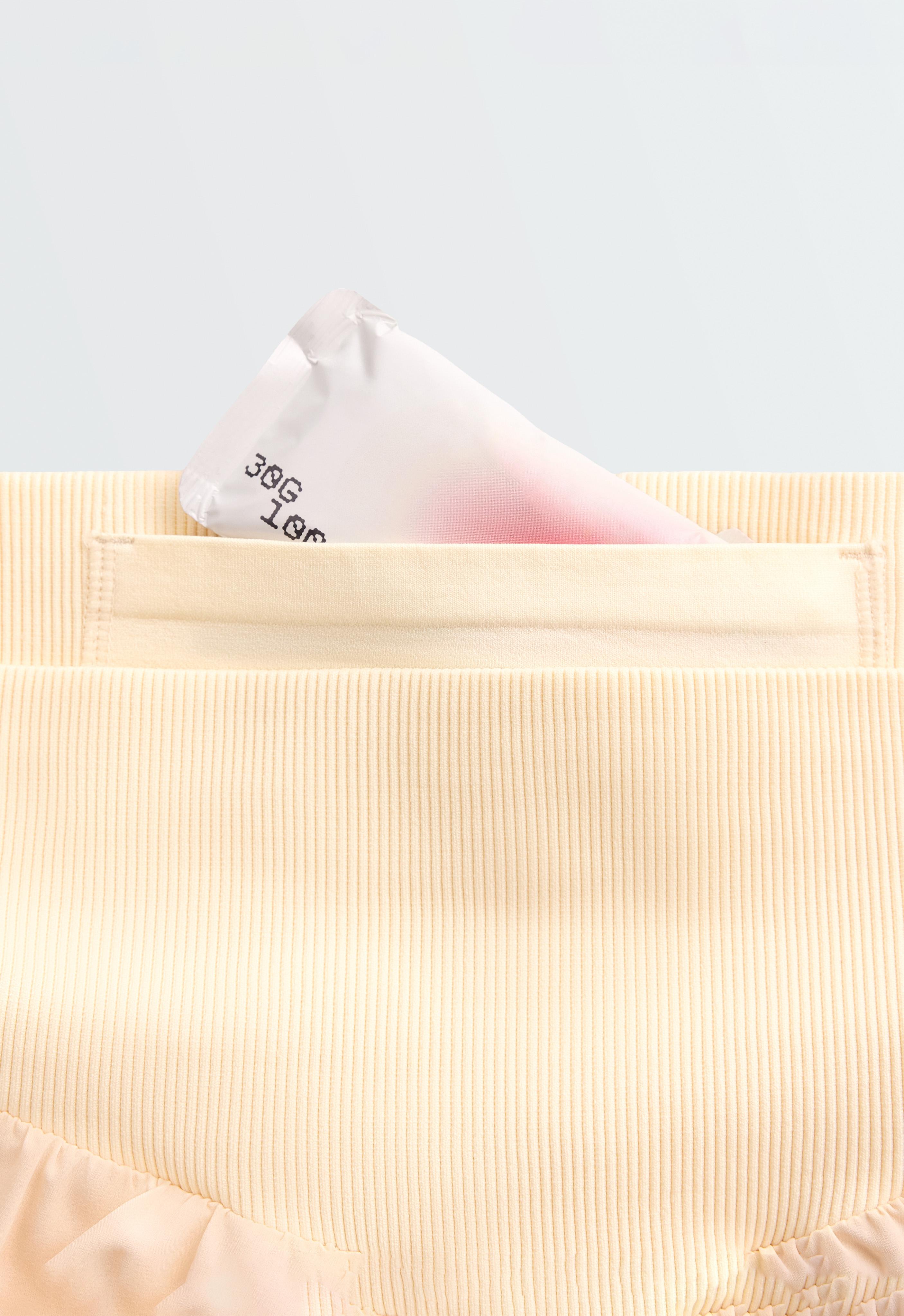 High-rise seamless technical shorts — VANILLA