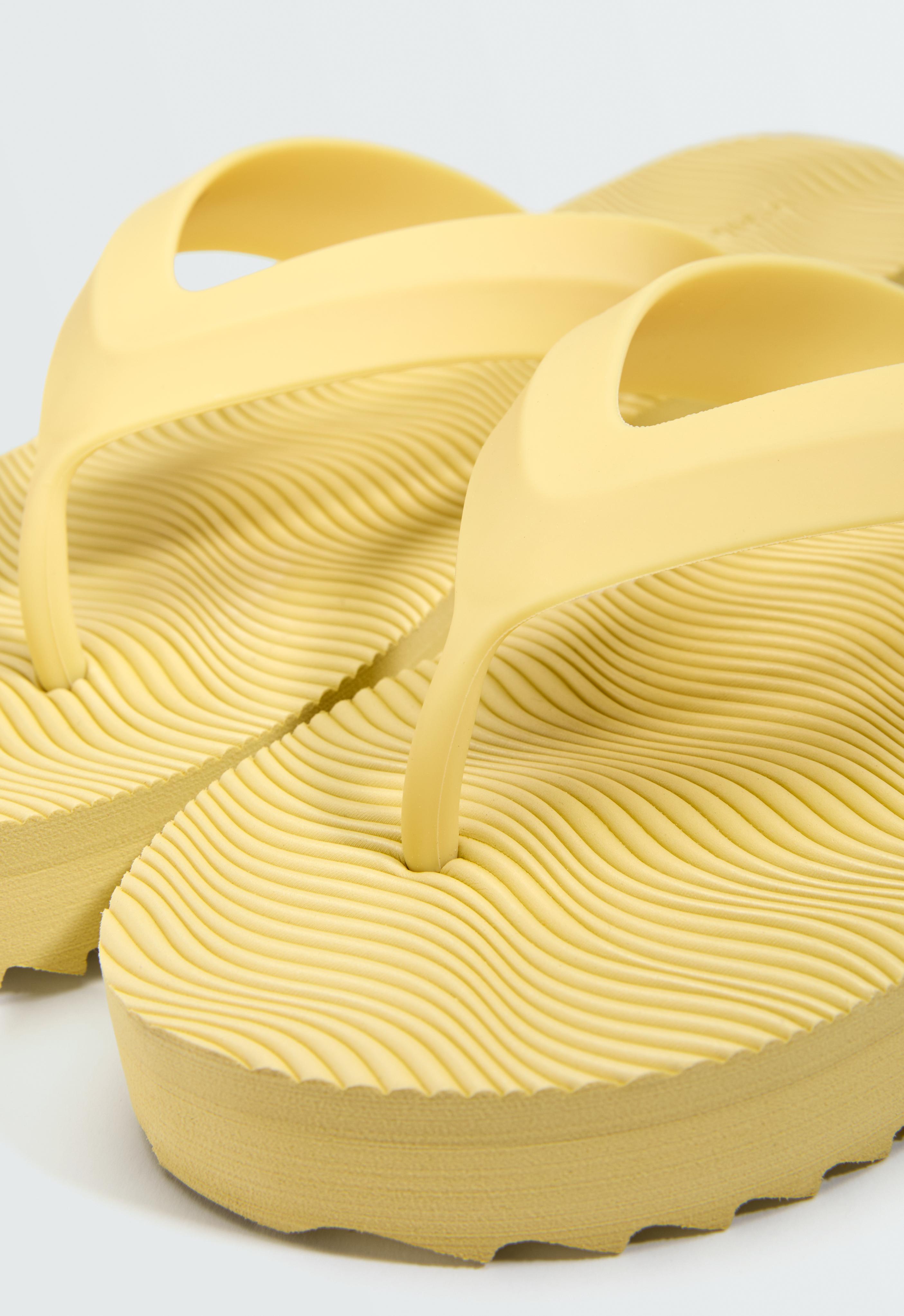 Textured platform beach sandals — YELLOW
