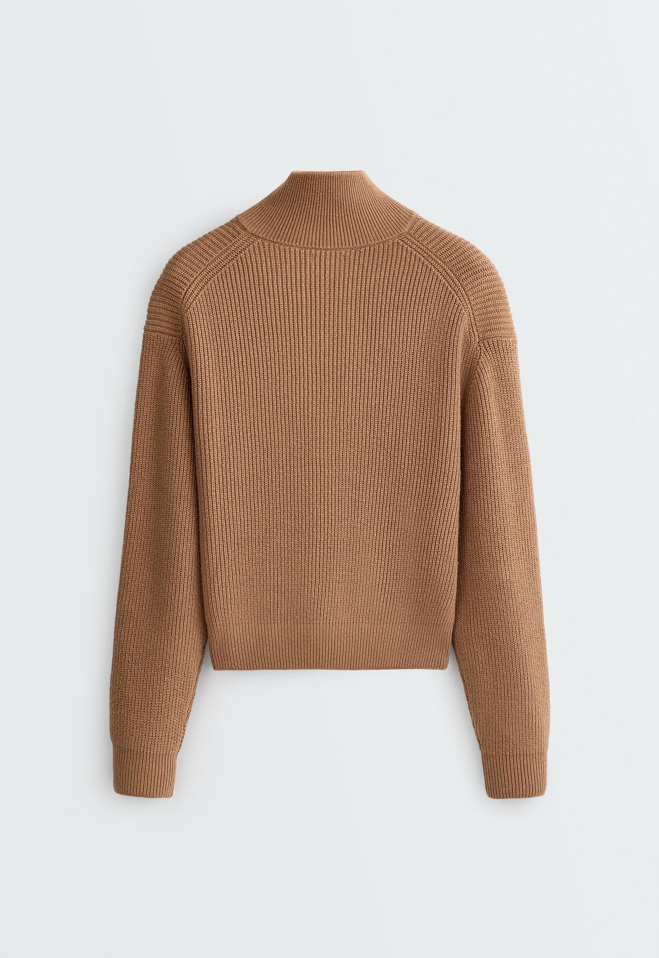 Knit jumper with cotton, 20% wool and buttons — DARK CAMEL