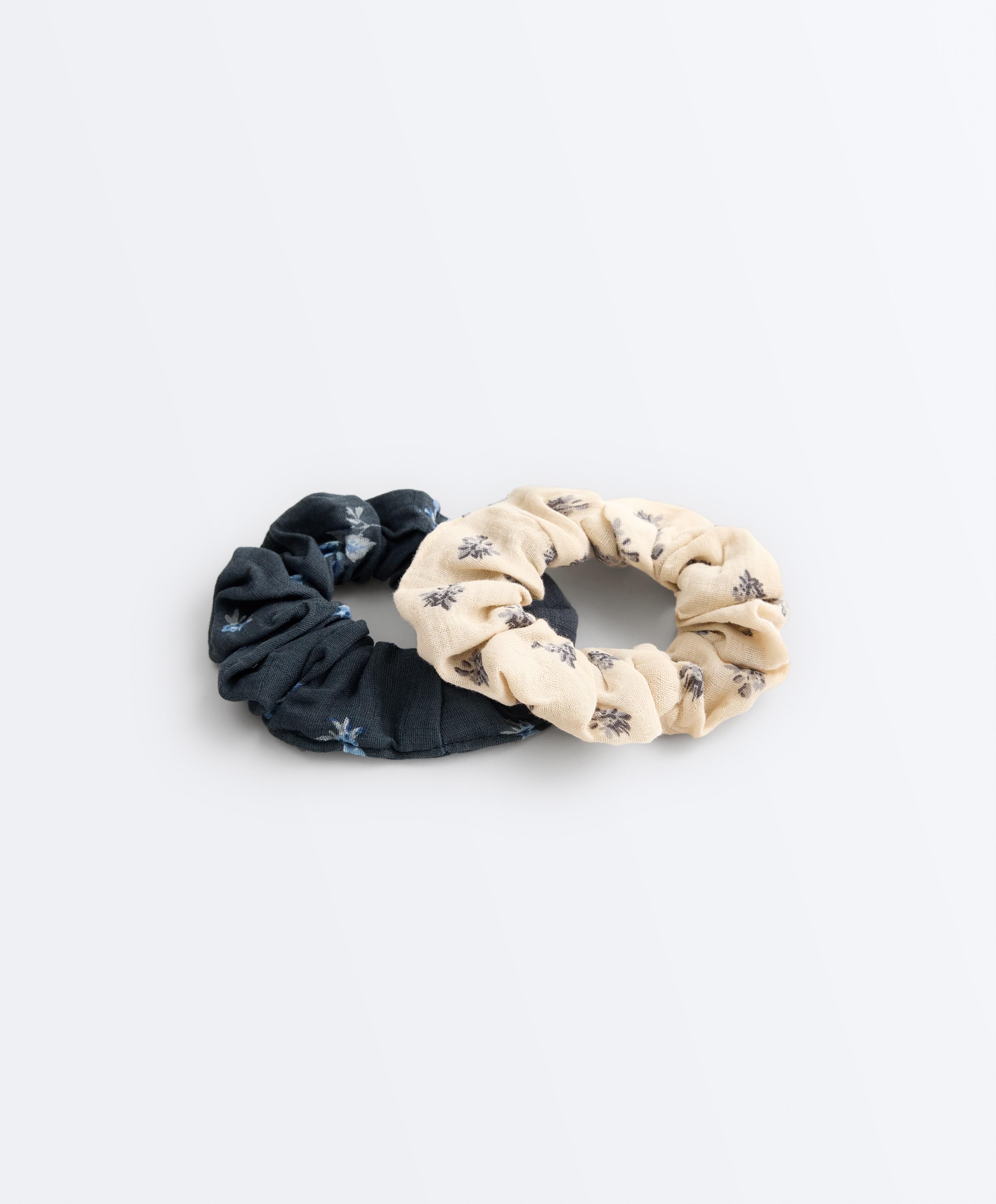 2 floral 100% cotton scrunchies — WASHED BLUE