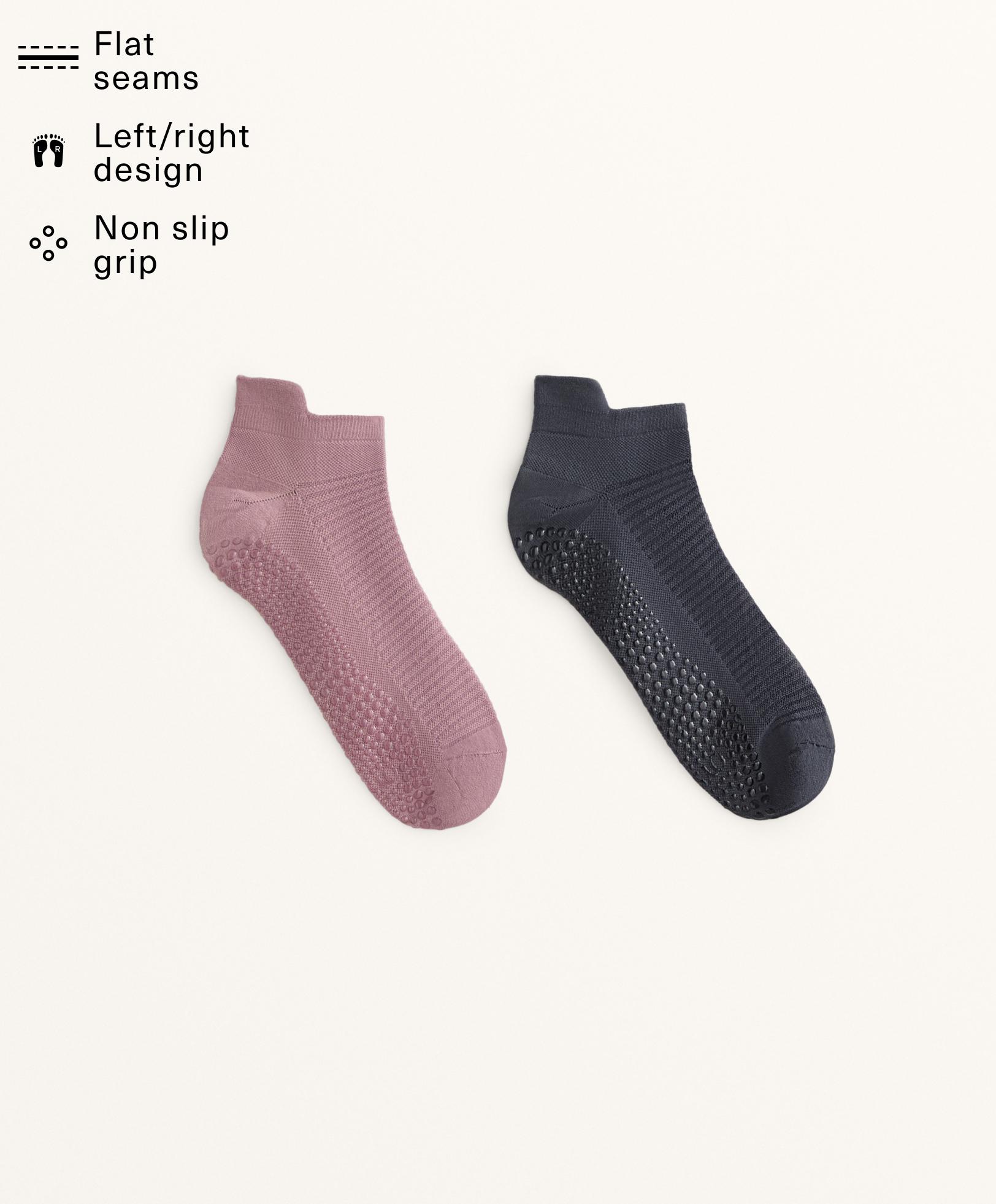 2 pairs of polyamide blend yoga and Pilates sneaker socks
