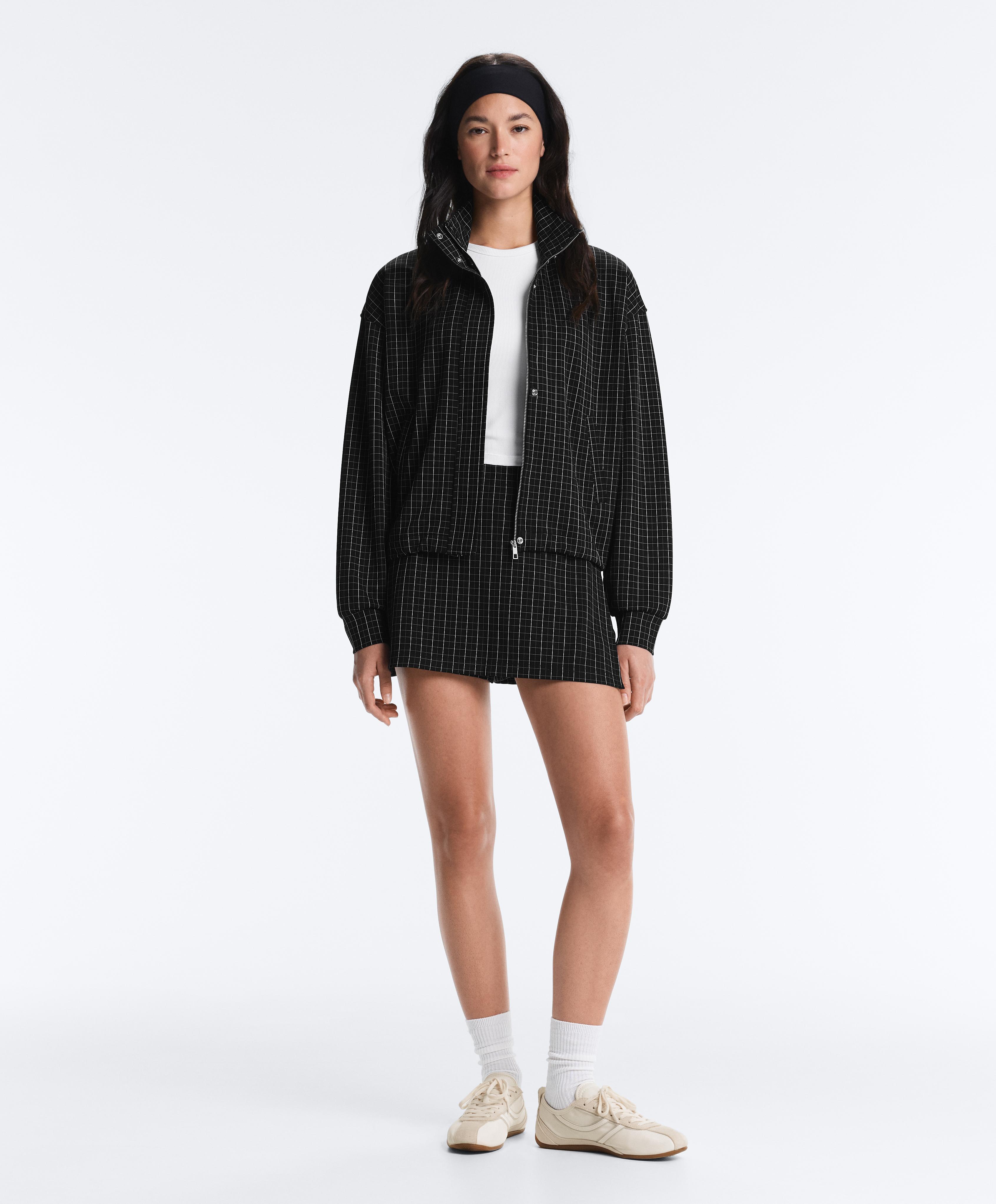 Check short skirt — BLACK