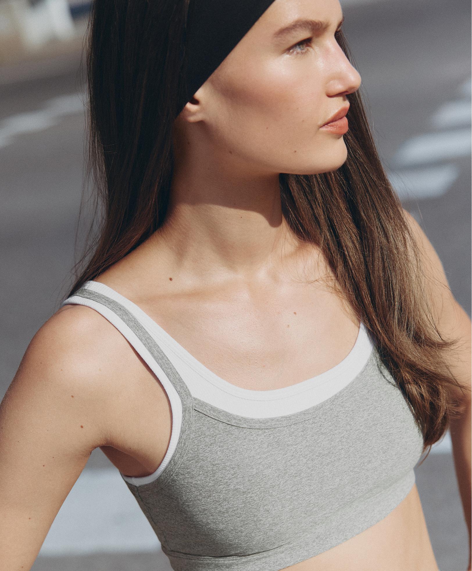 Medium-support ribbed heather sports bra with overlay — GREY MELANGE