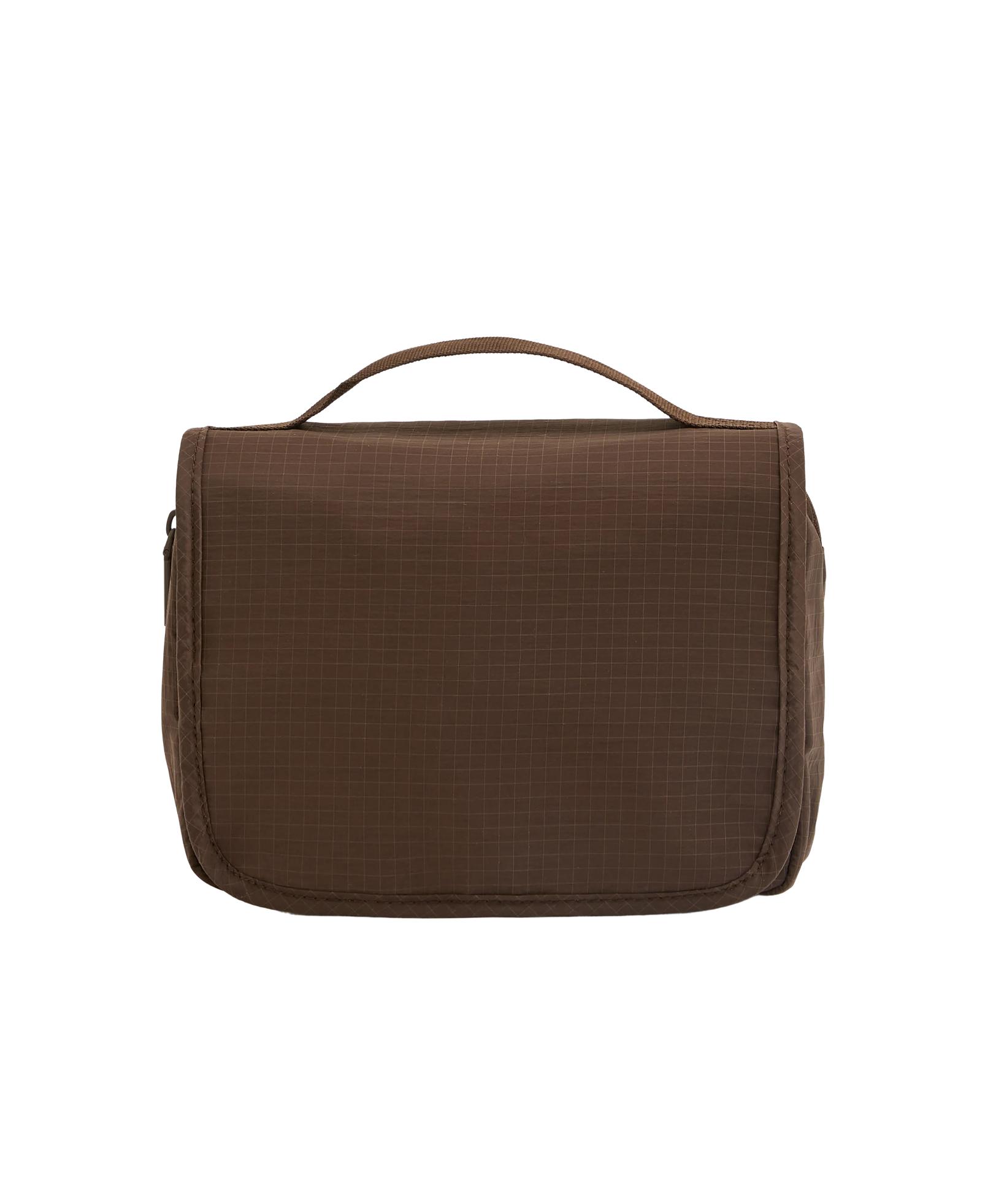 Hanging wash bag — BROWN