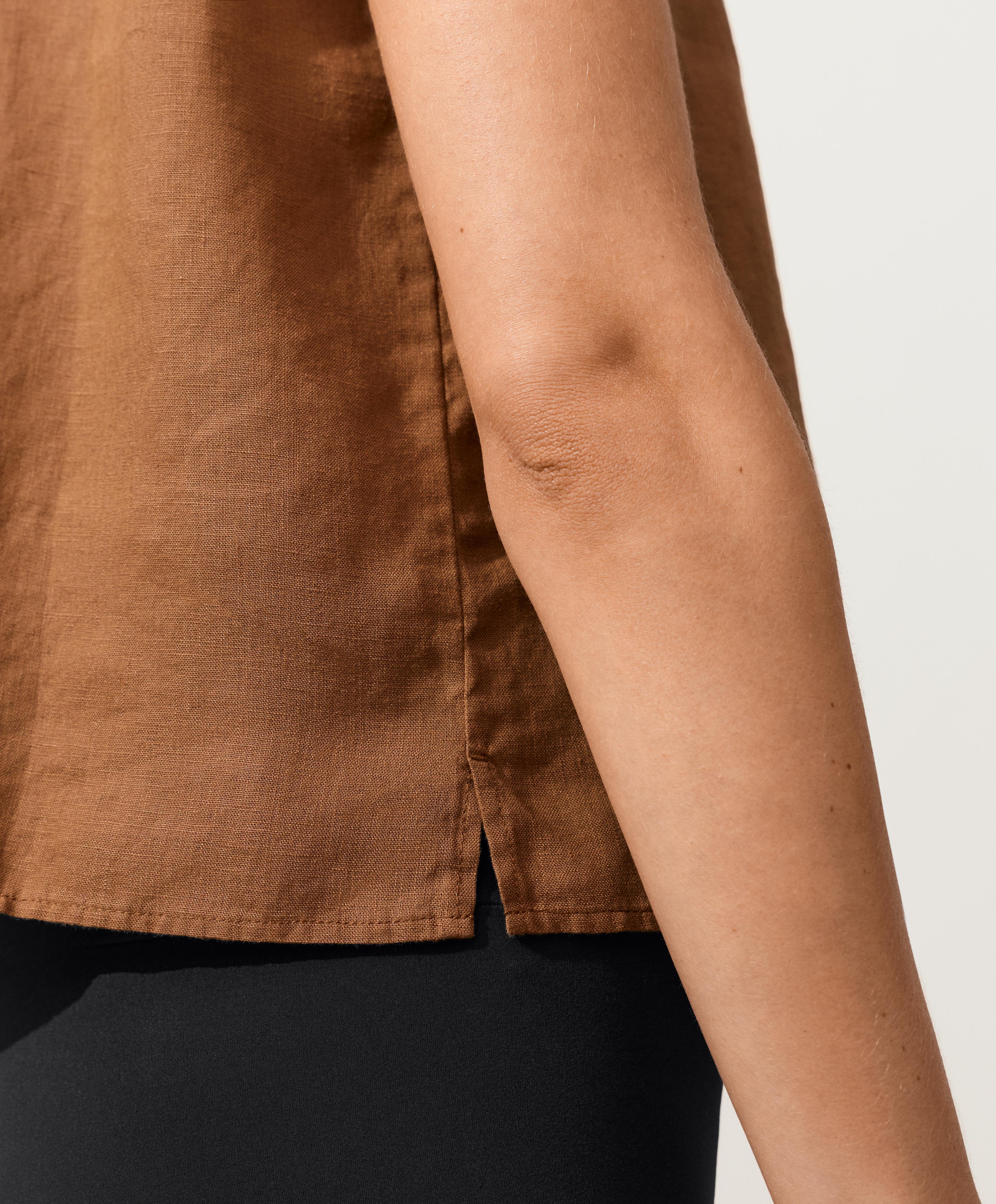 100% linen sleeveless stand-up collar shirt — TOFFEE