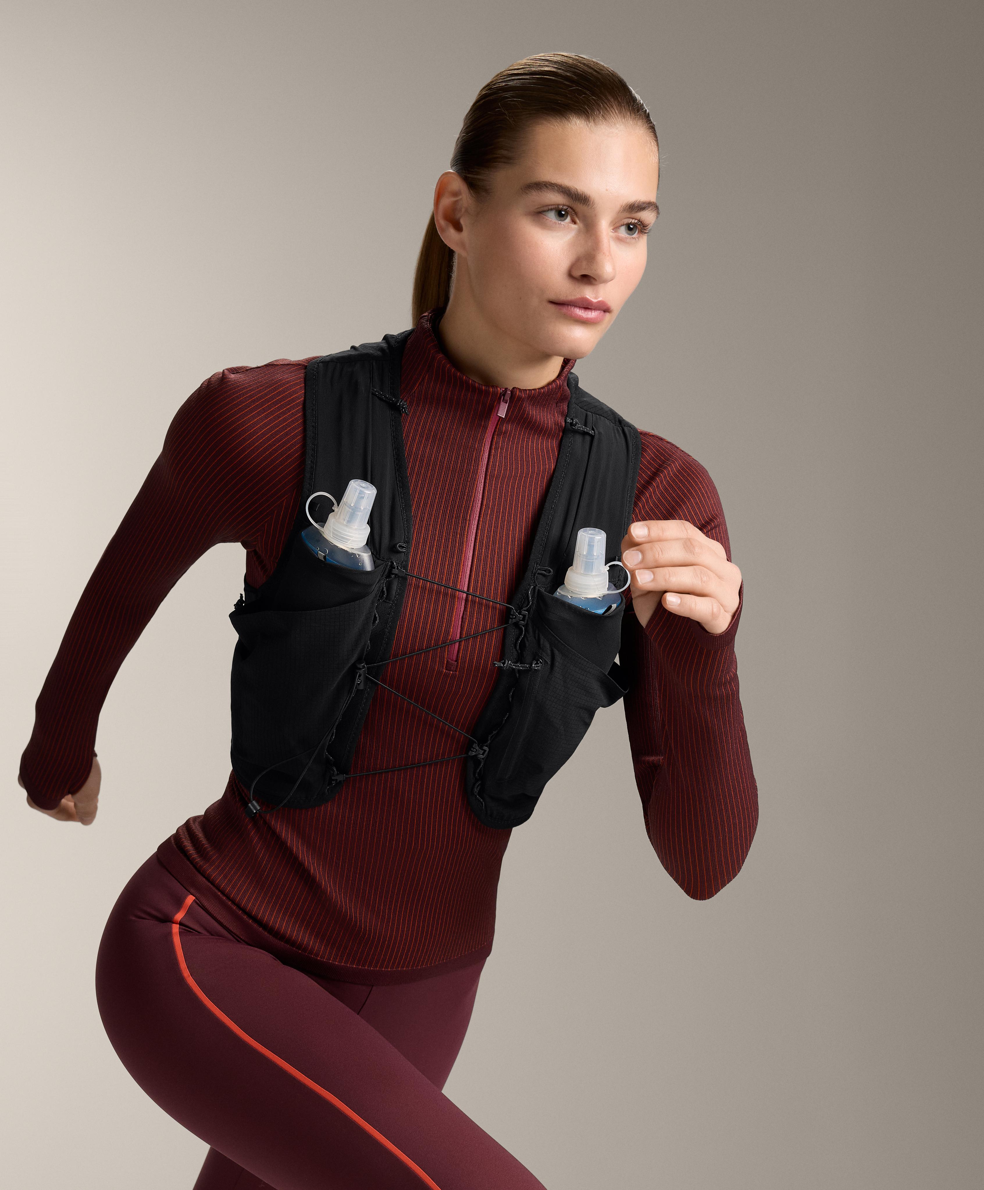 تيشيرت تقني بأكمام طويلة