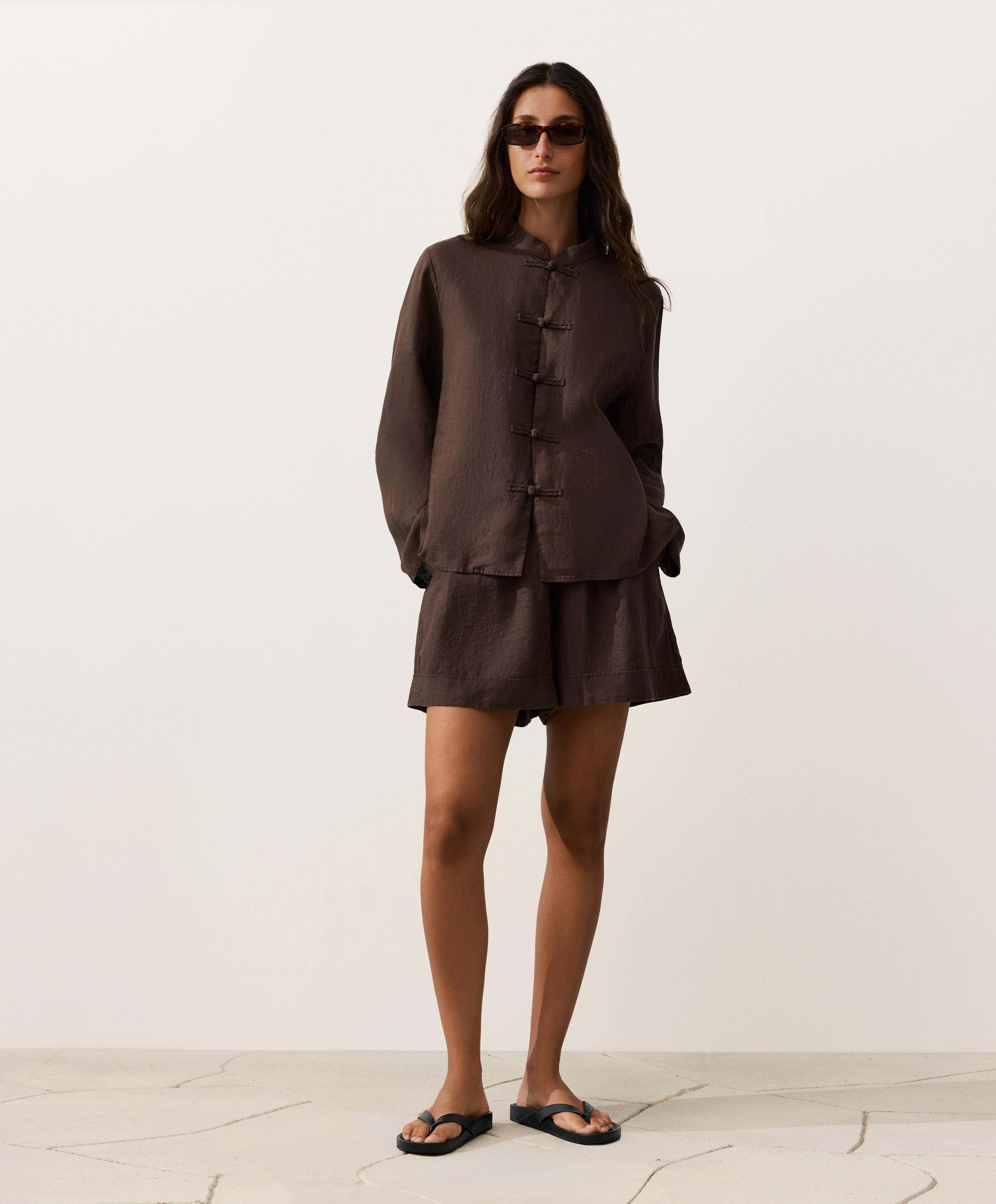 100% linen Bermuda shorts — DARK BROWN