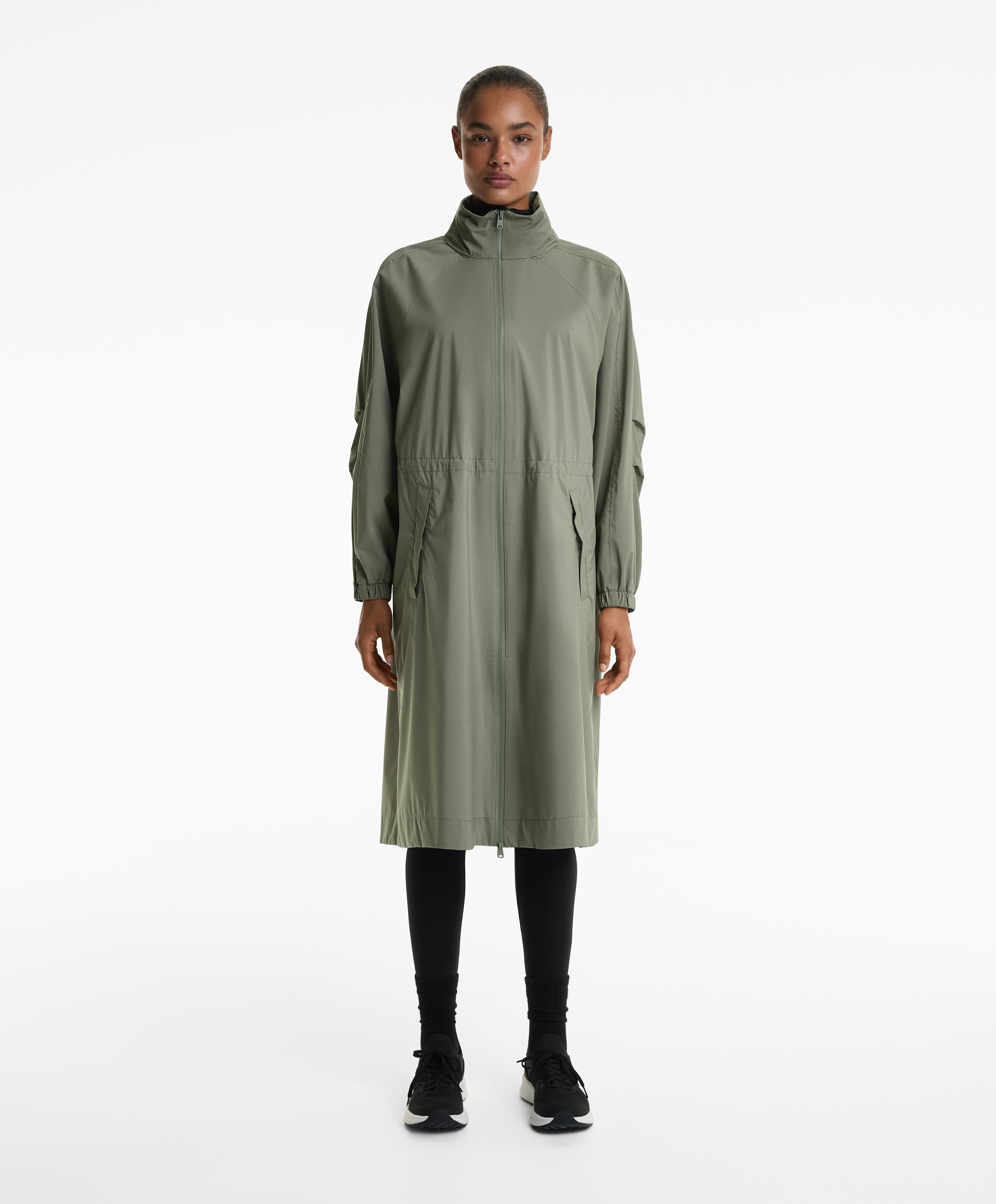 Lange, super-extraleichte, packbare 10k wasserdichte Jacke