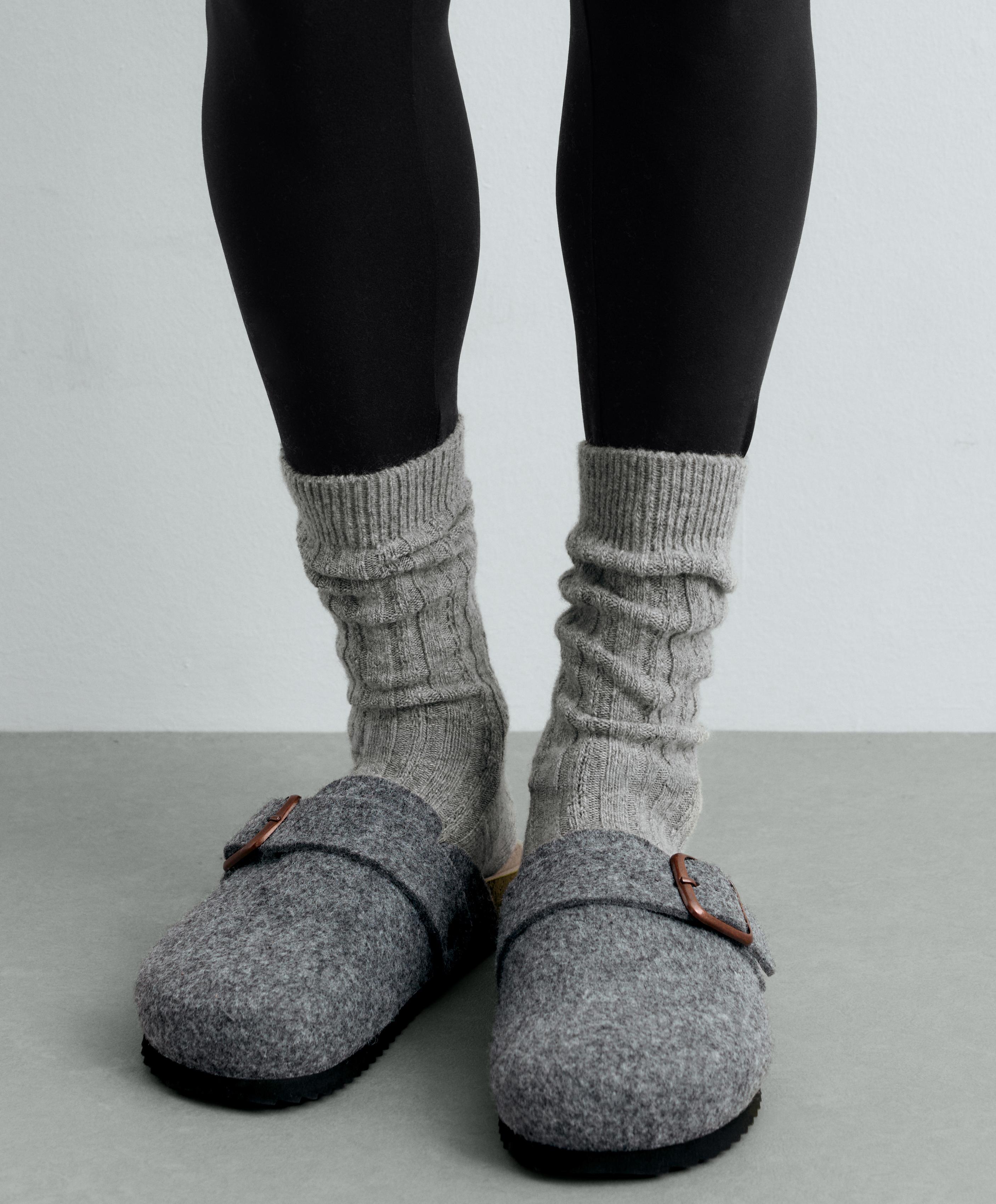 Classic socks in 25% cashmere 11% wool — PALE GREY MELANGE