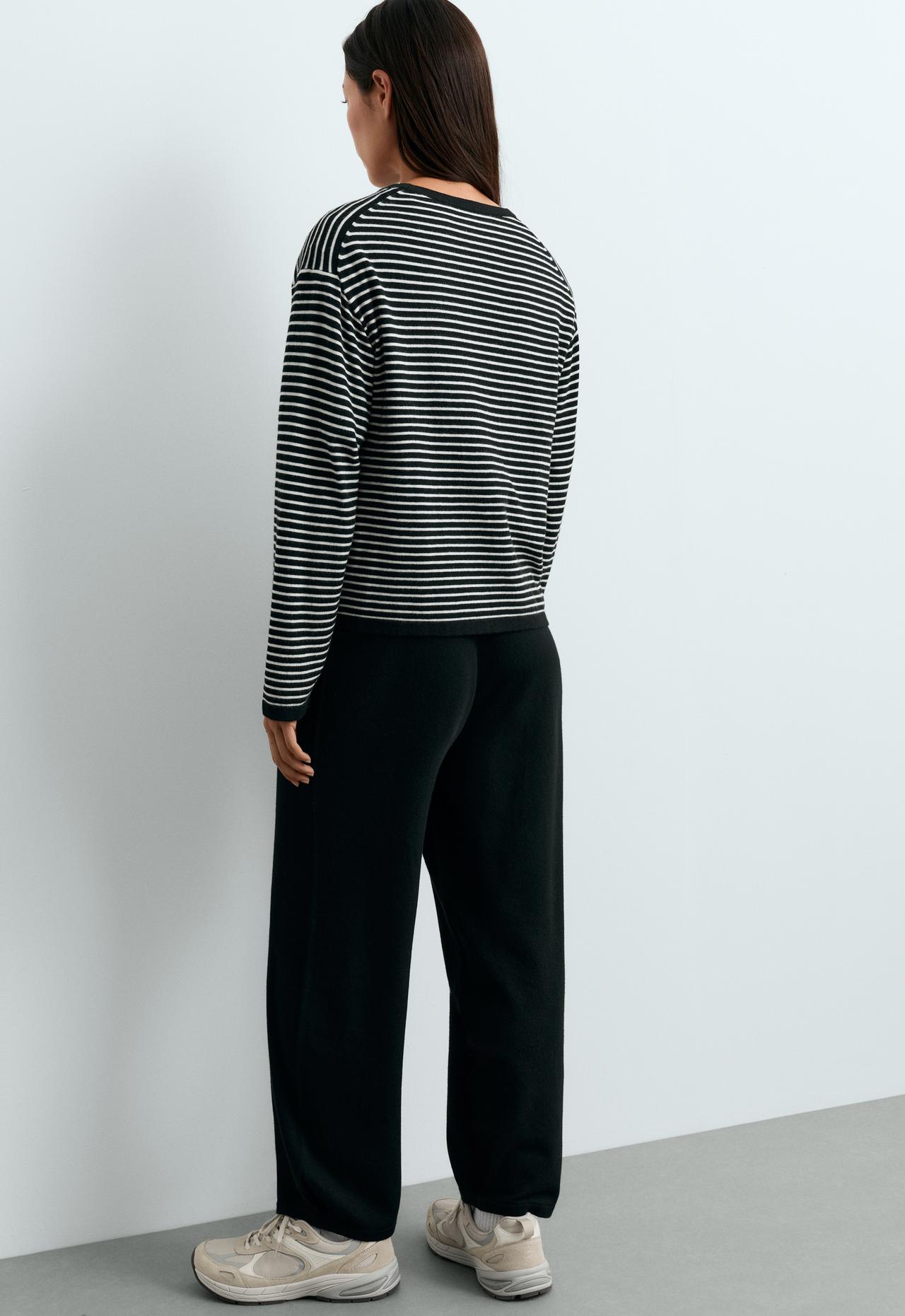 Balloon fluid-knit trousers — BLACK