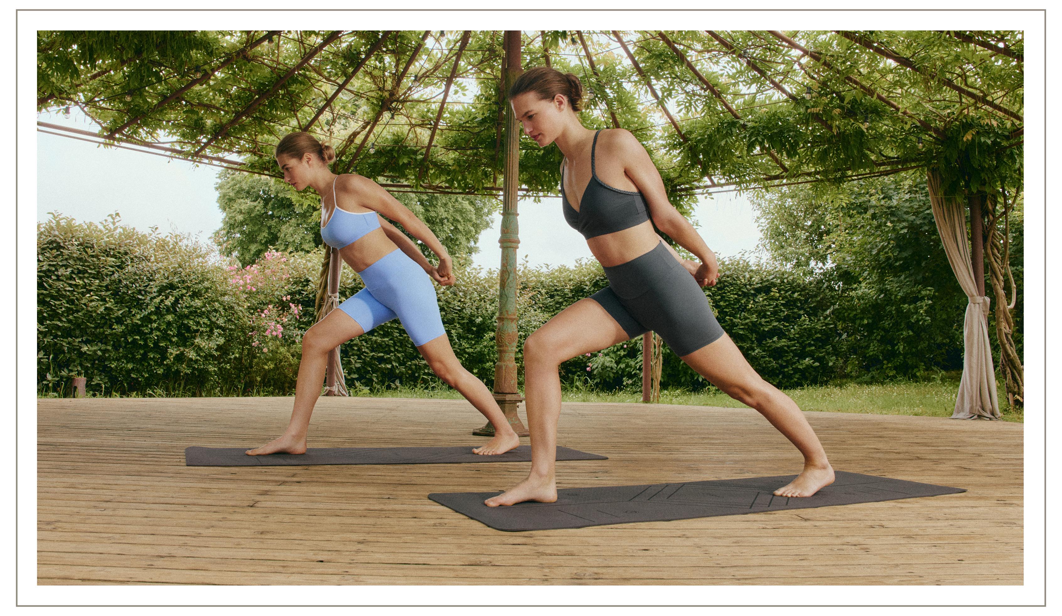 Light-support Comfortlux sports bra with piping