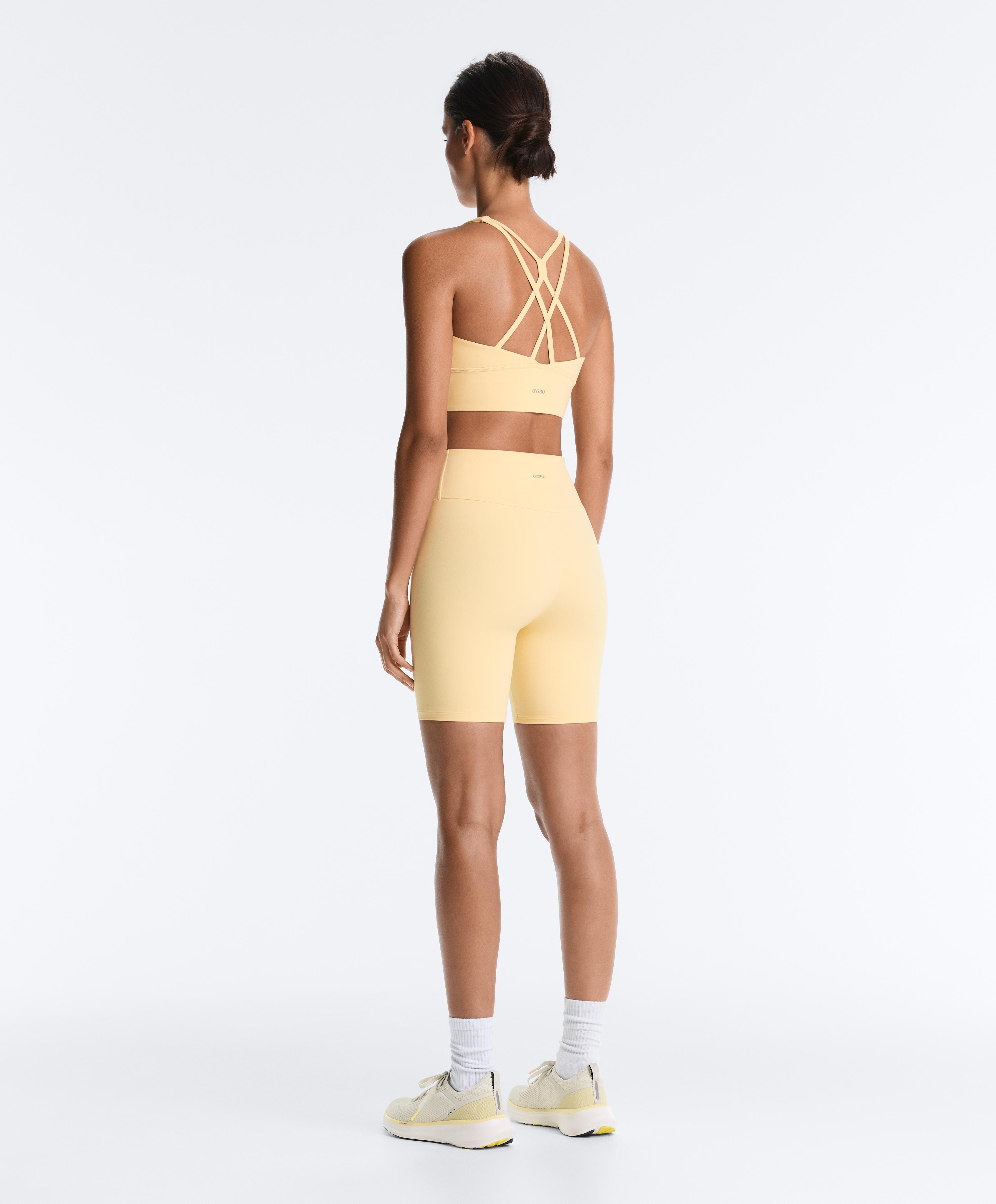 Medium-support Comfortlux sports bra with cups — PALE YELLOW