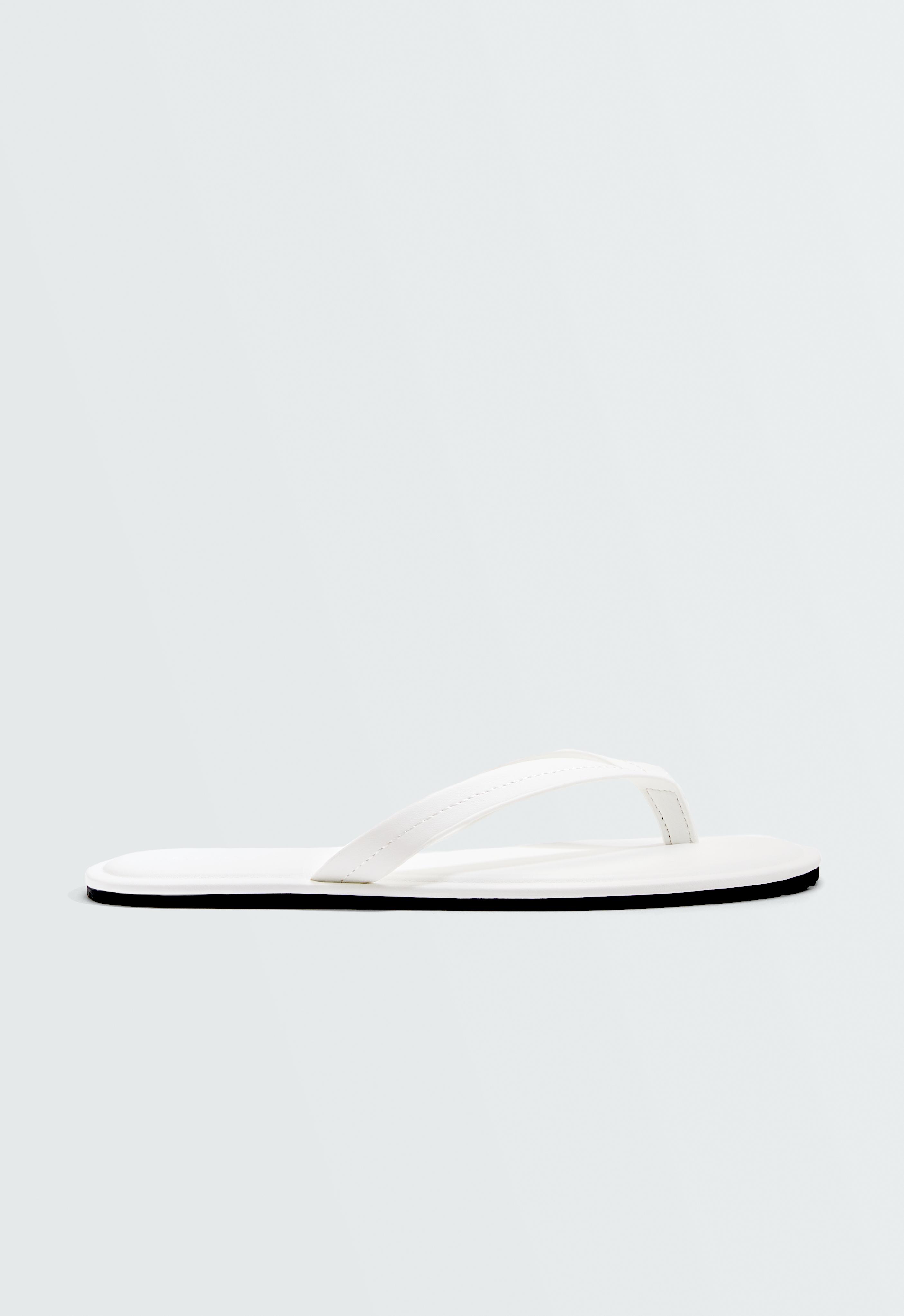 Minimalist flat sandals