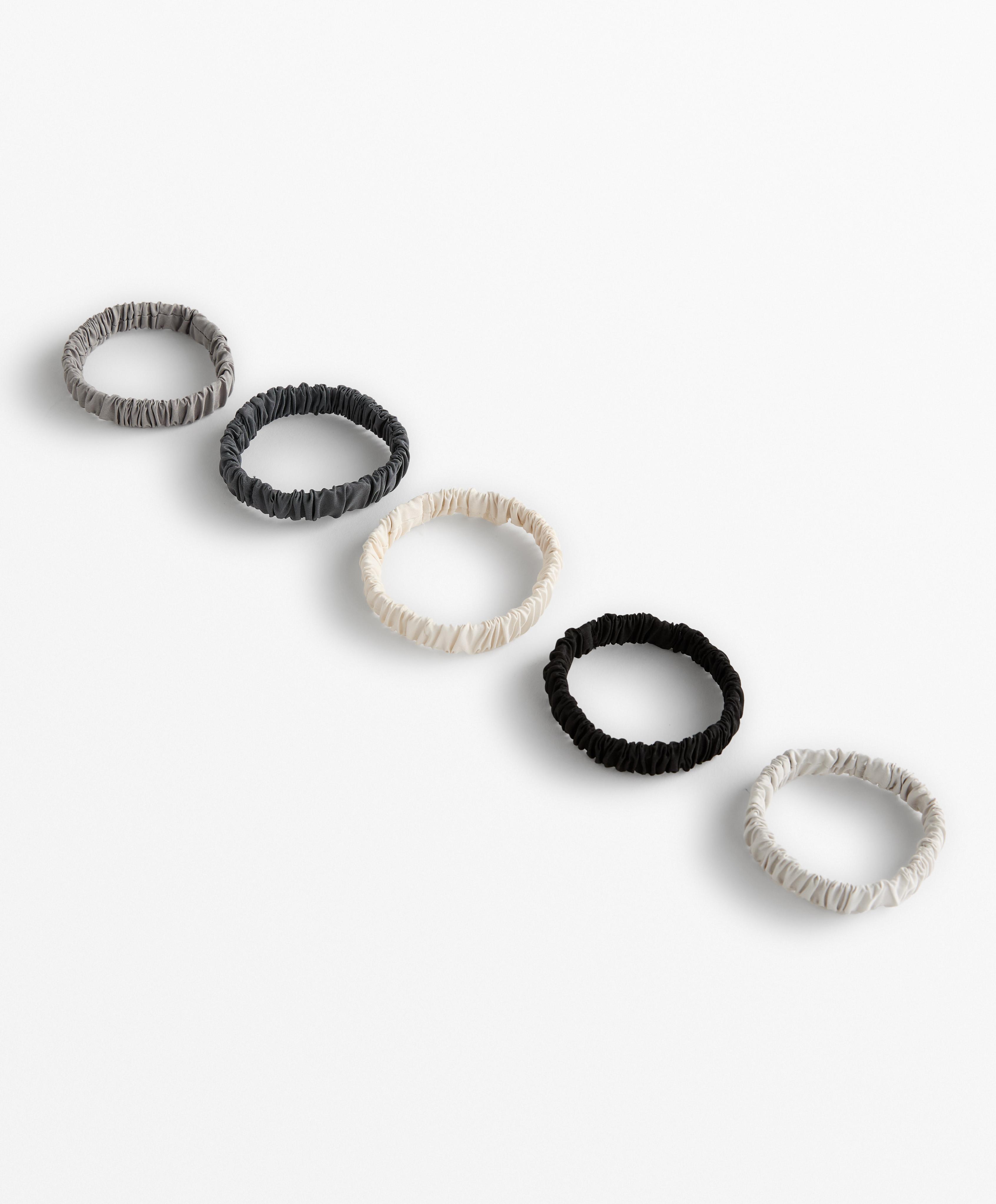 5 hair ties