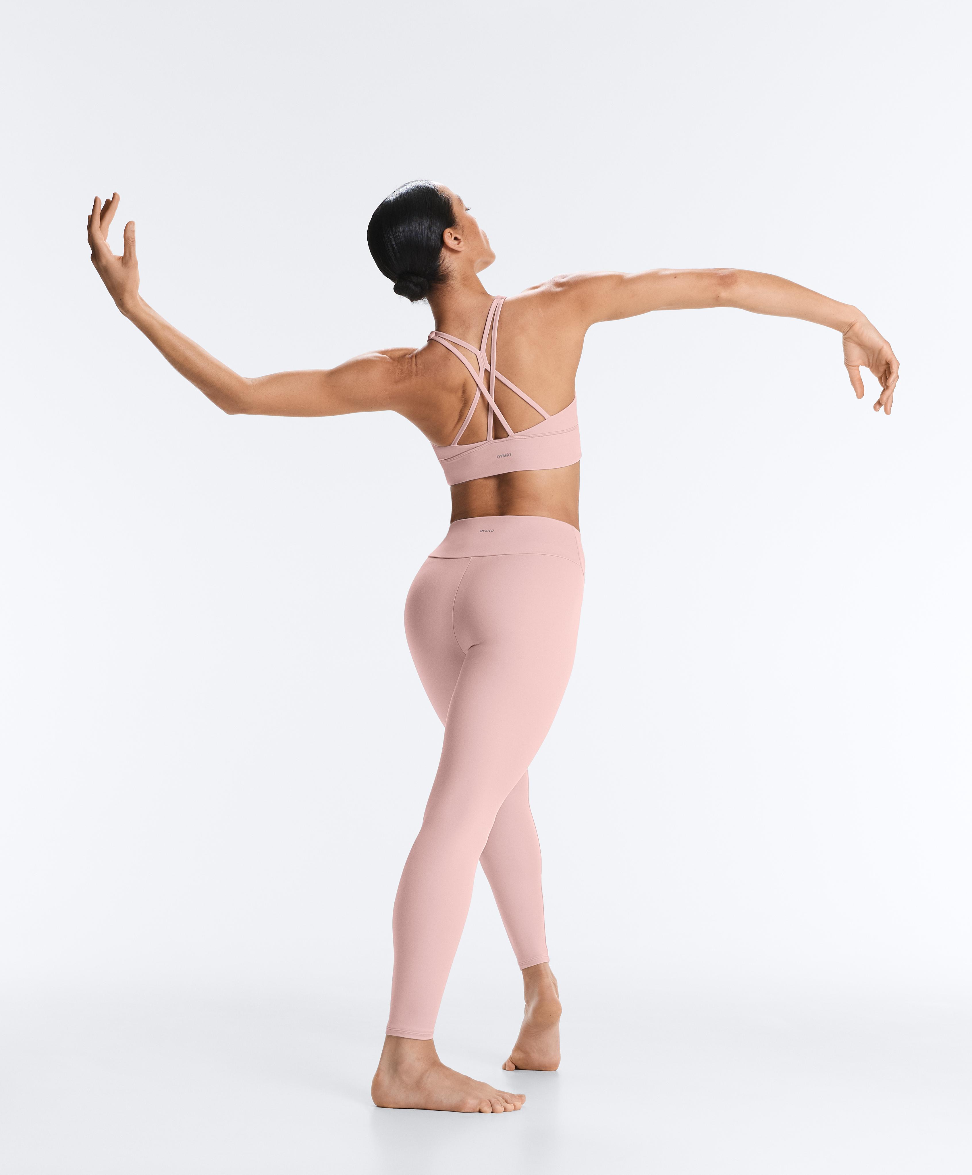Medium-support Comfortlux sports bra with cups — NUDE PINK