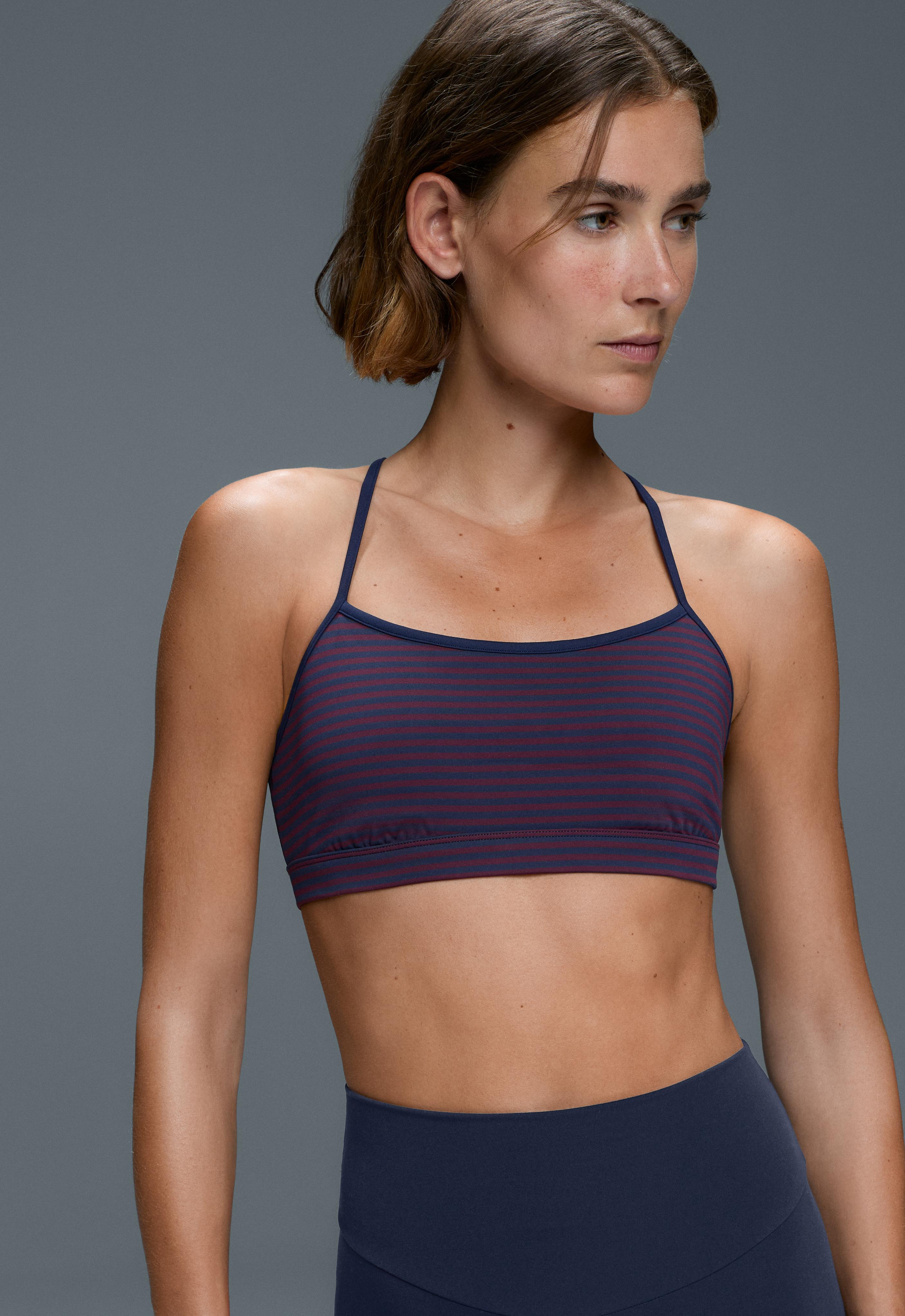 Low-support striped Comfortlux sports bra — STRAWBERRY