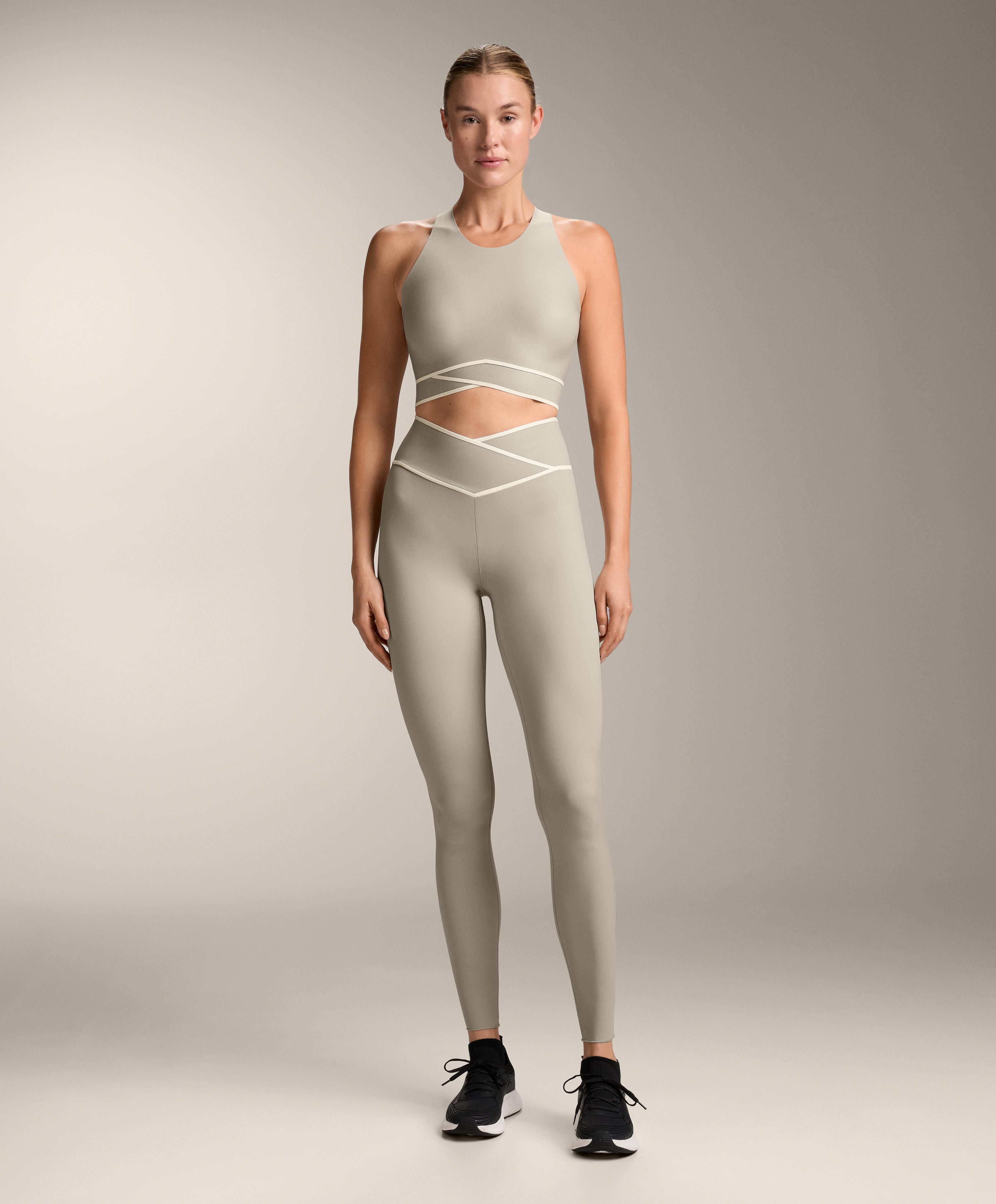 Perfect-adapt ankle-length leggings with crossover V-cut waist - Sale Perfect-adapt ankle-length leggings with crossover V-cut waist - Sale