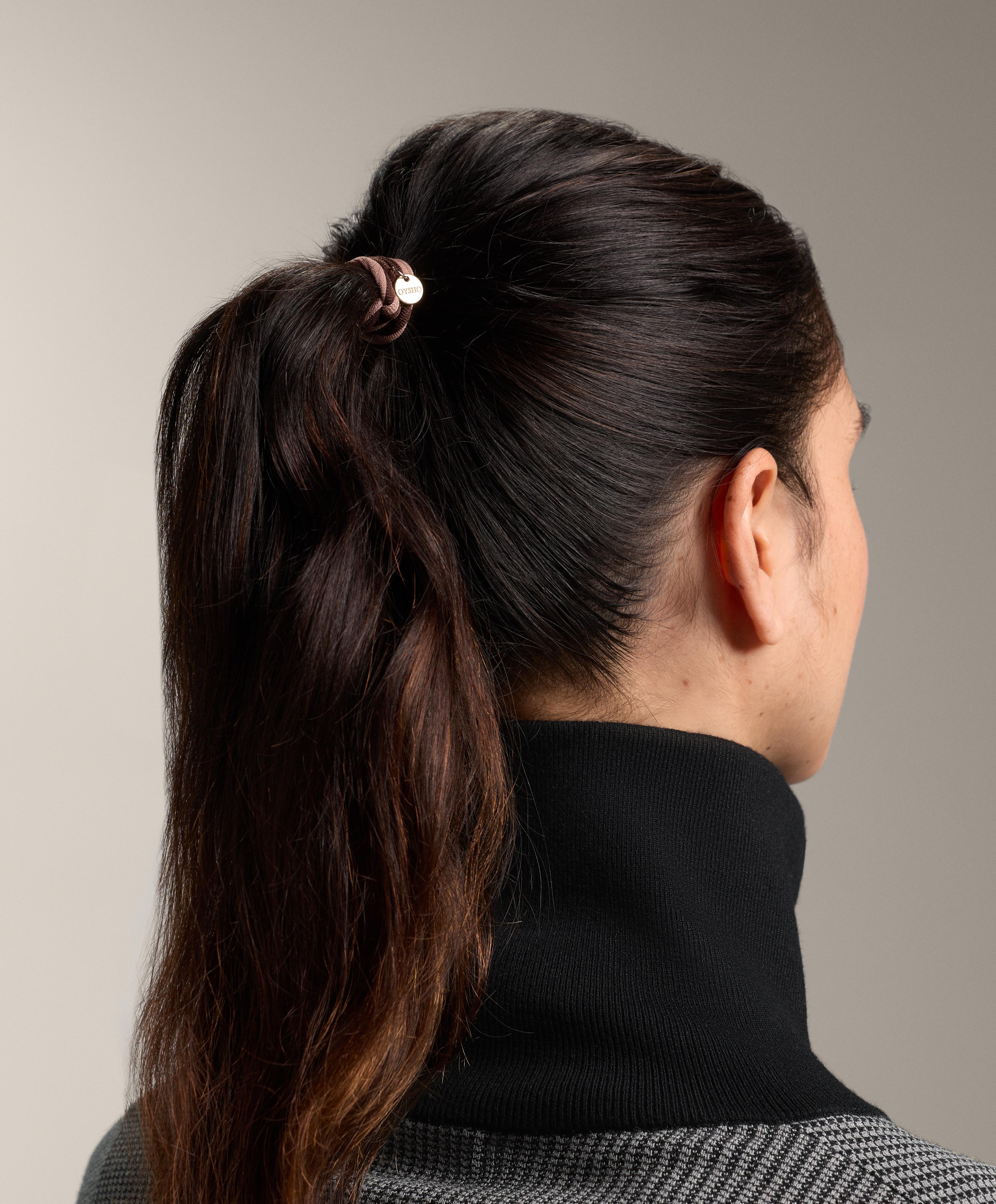 6 Oysho plaque hair ties