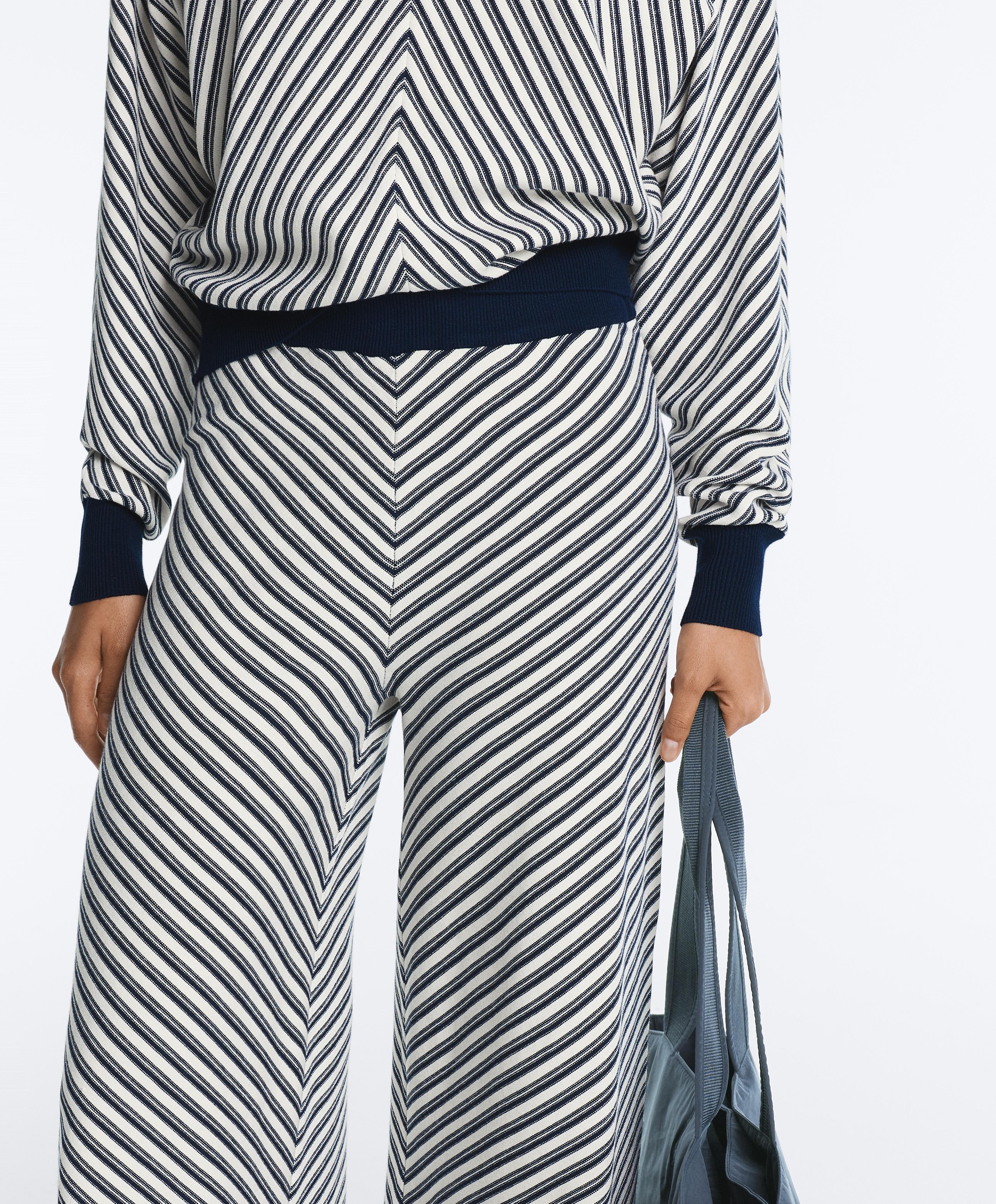 Diagonal stripe wide-leg knit trousers — NAVY BLUE