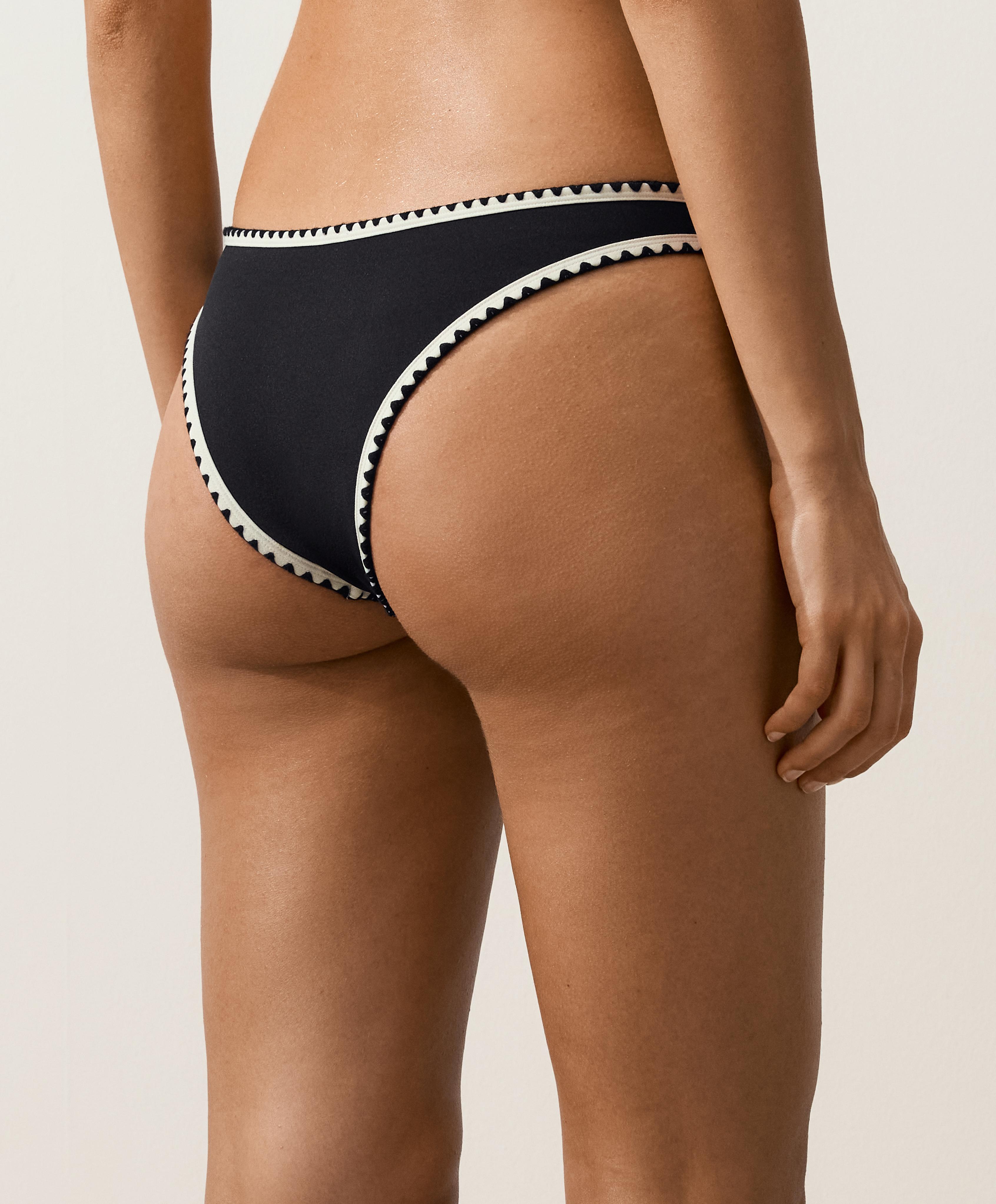 Contrast stitch U-cut medium-coverage bikini briefs — BLACK