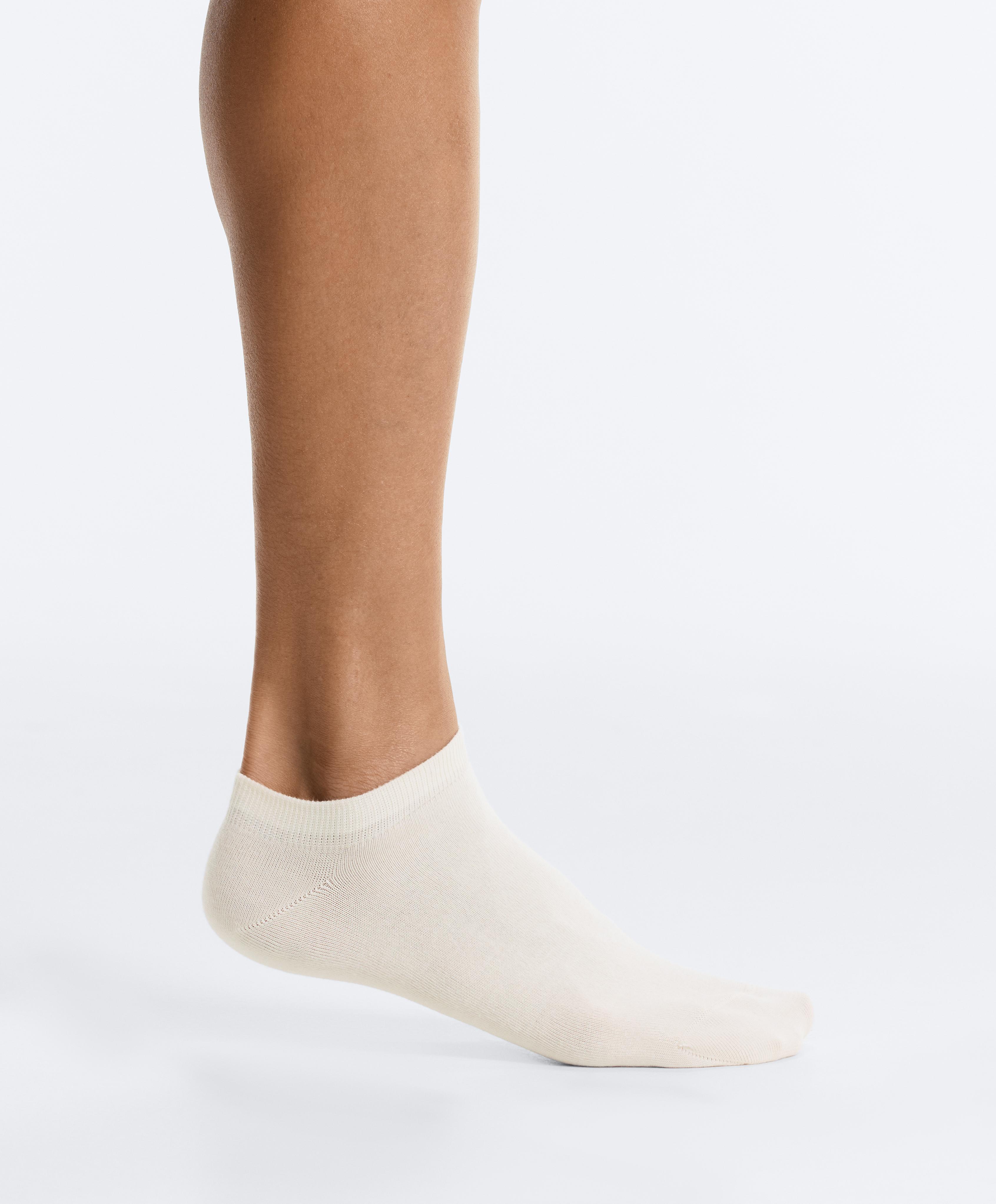 Oysho 5'li pamuk karışımlı sneaker çorap paketi