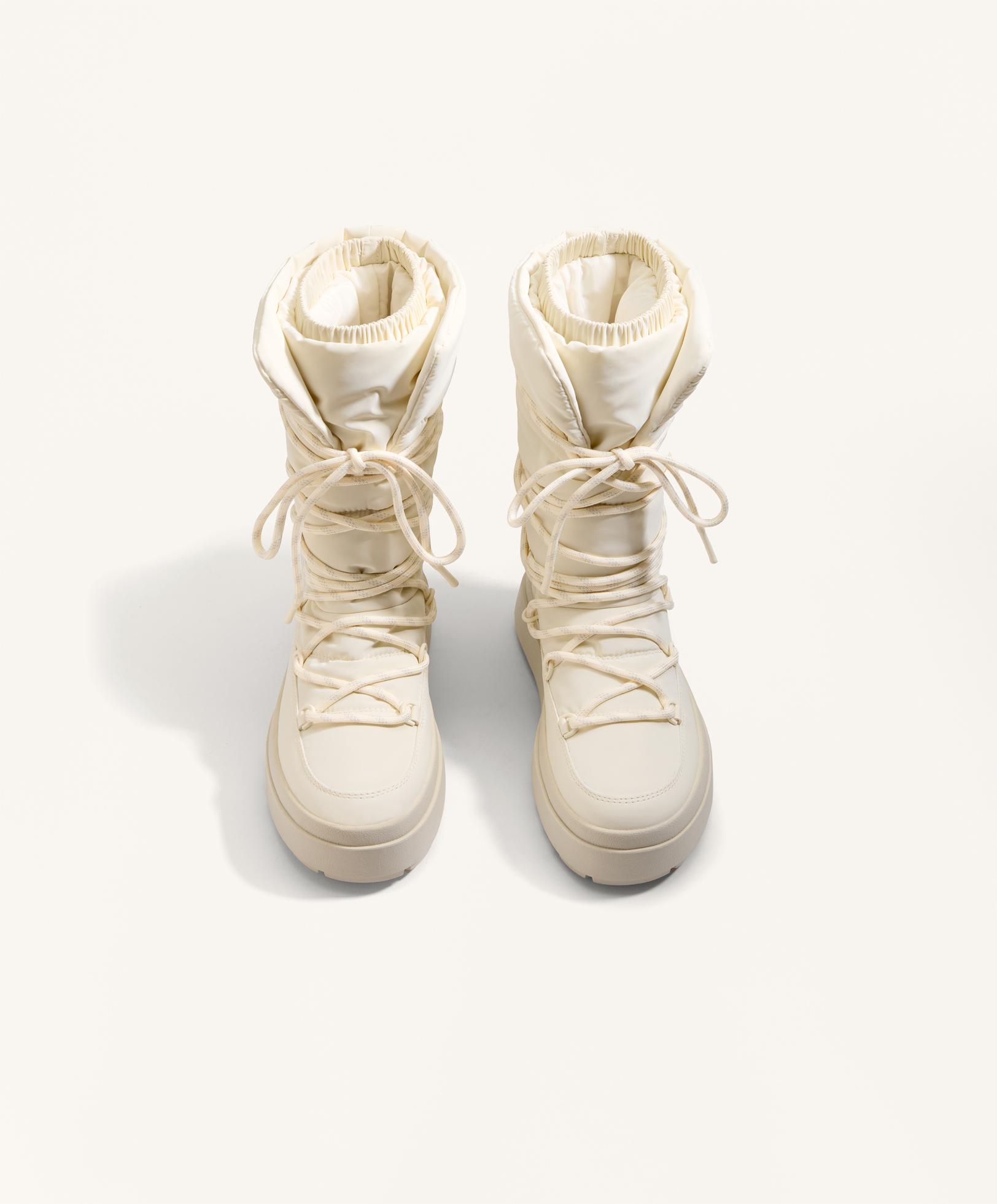 Laced nylon après-ski boots Laced nylon après-ski boots