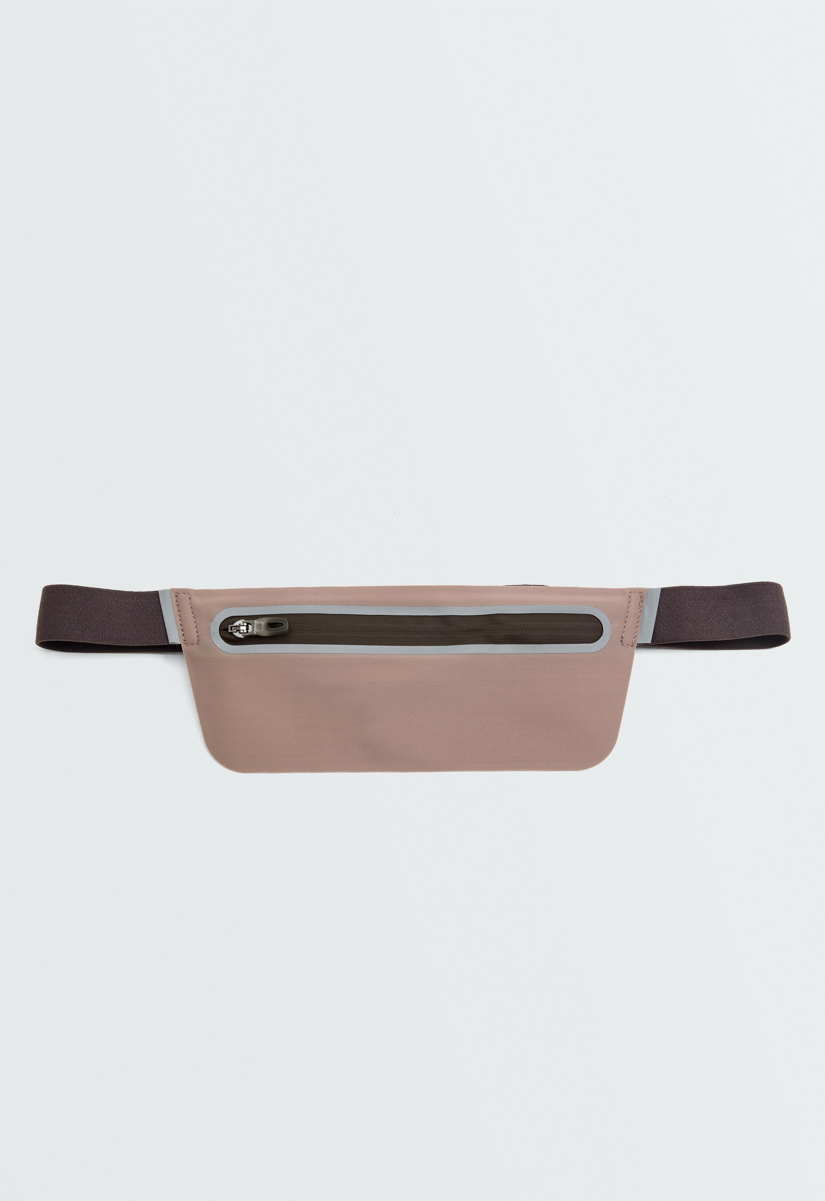 Adjustable running belt bag
