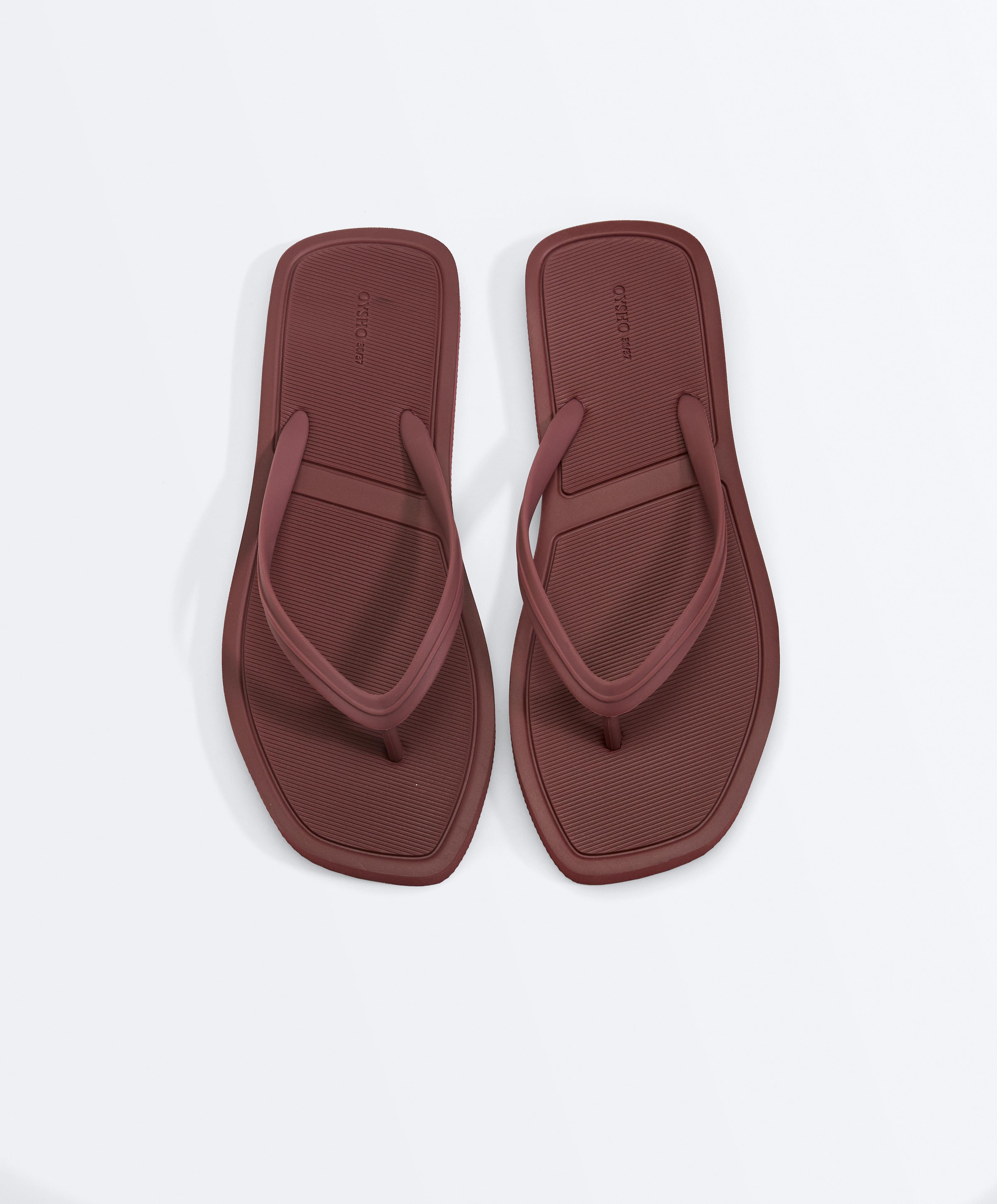 Embossed beach sandals Embossed beach sandals