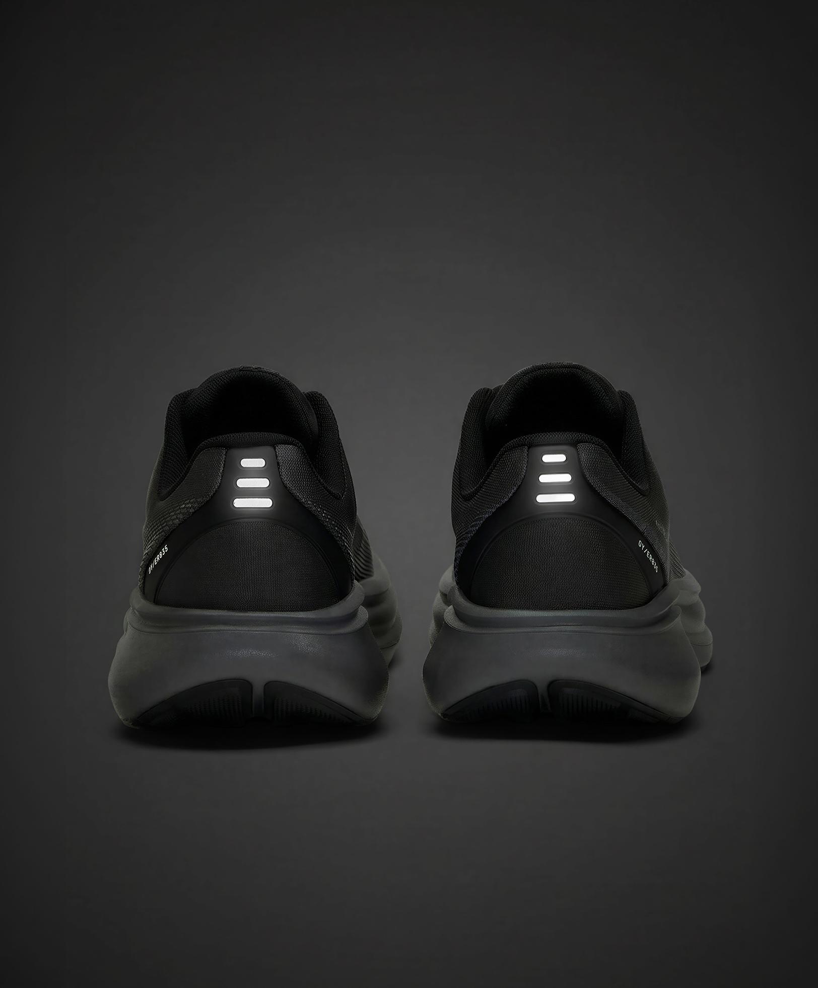 OY/ER 835 Running trainers — BLACK