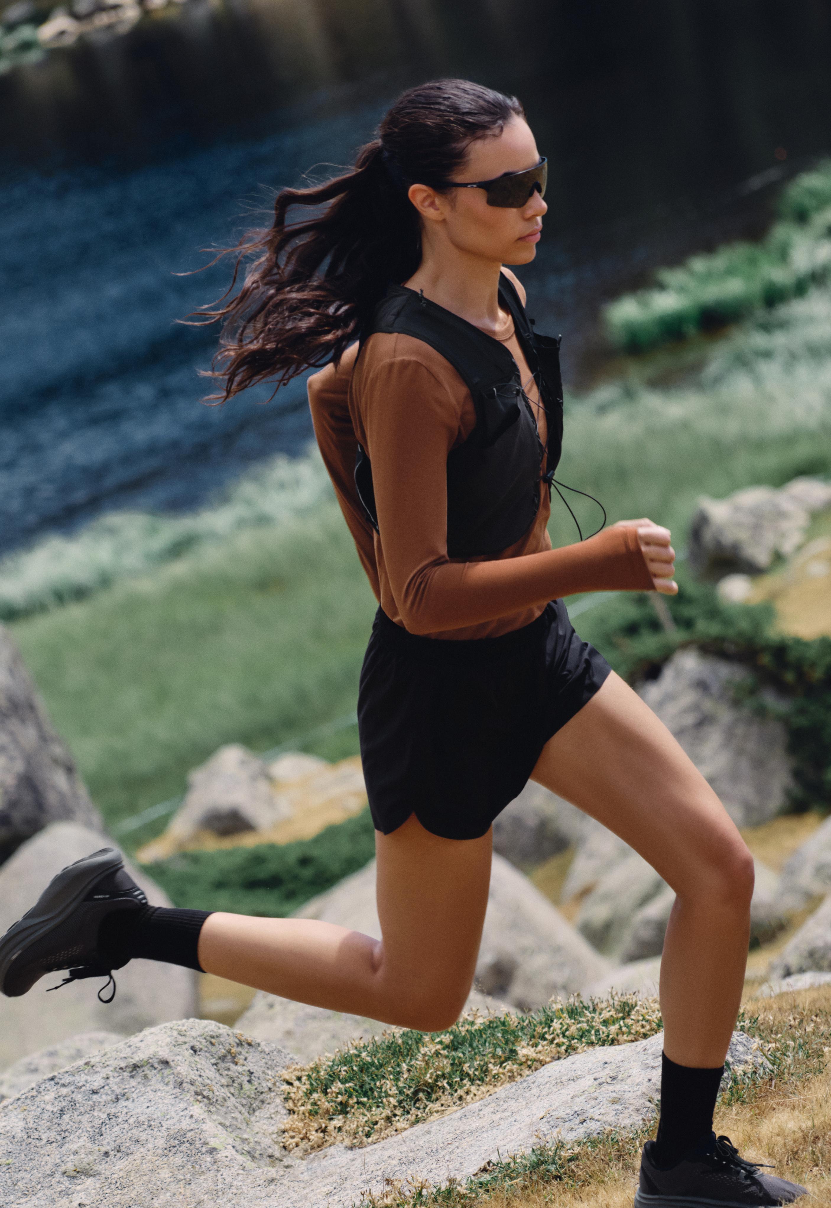 6cm low-rise technical shorts — BLACK