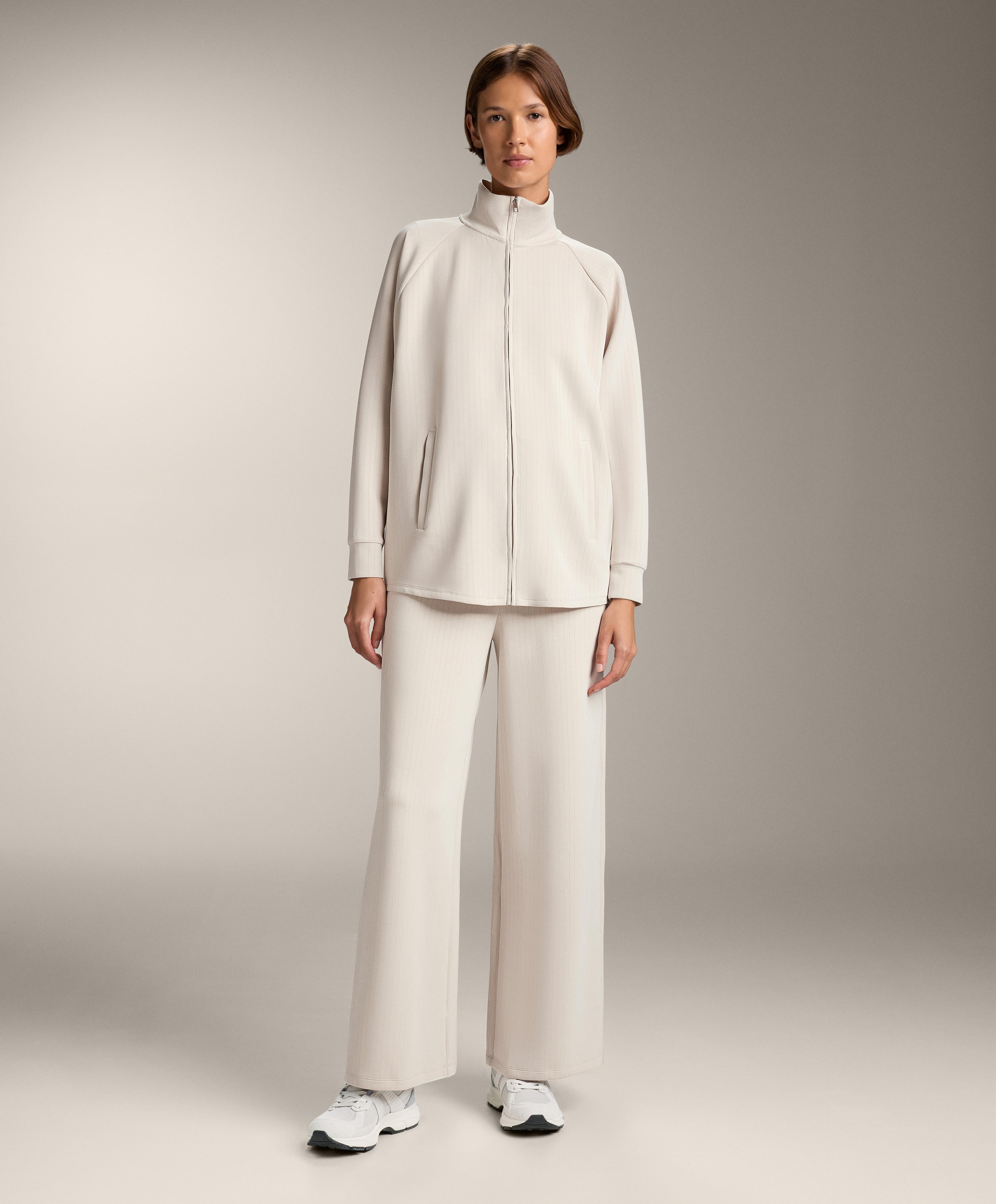 Total look recto rayas con modal blanco