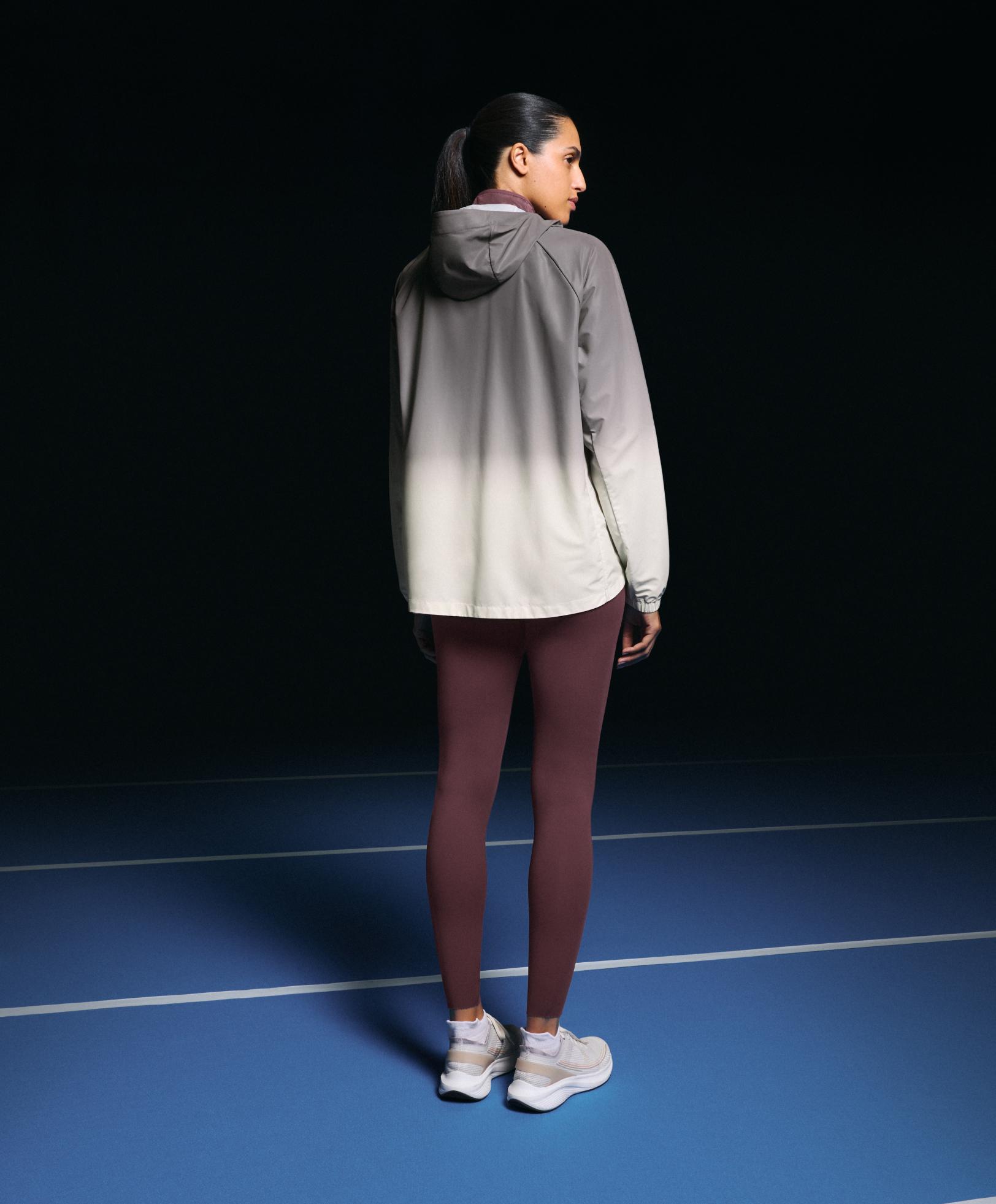 Lightweight water-repellent reflective jacket