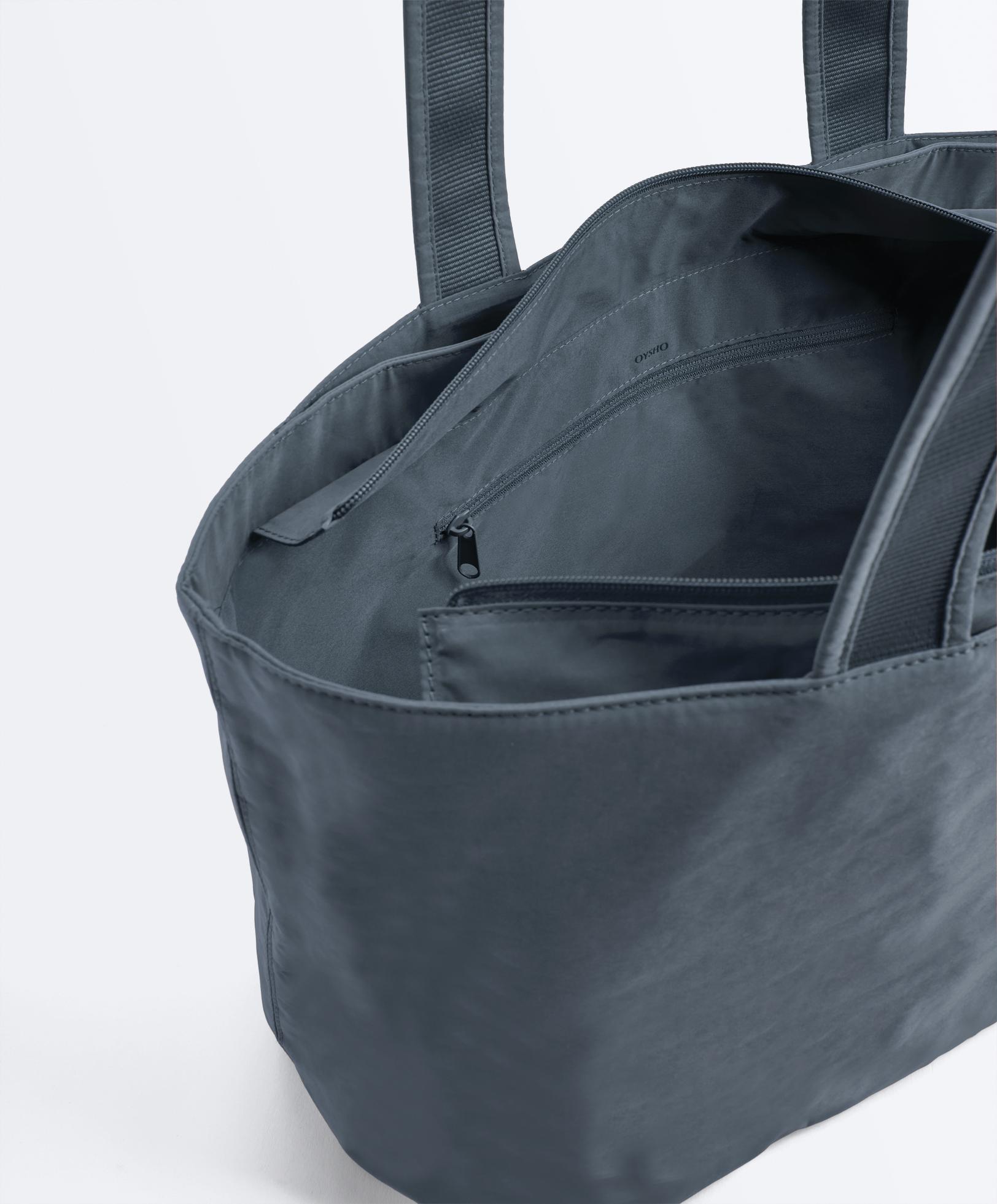 М’яка сумка-шопер на блискавці М’яка сумка-шопер на блискавці